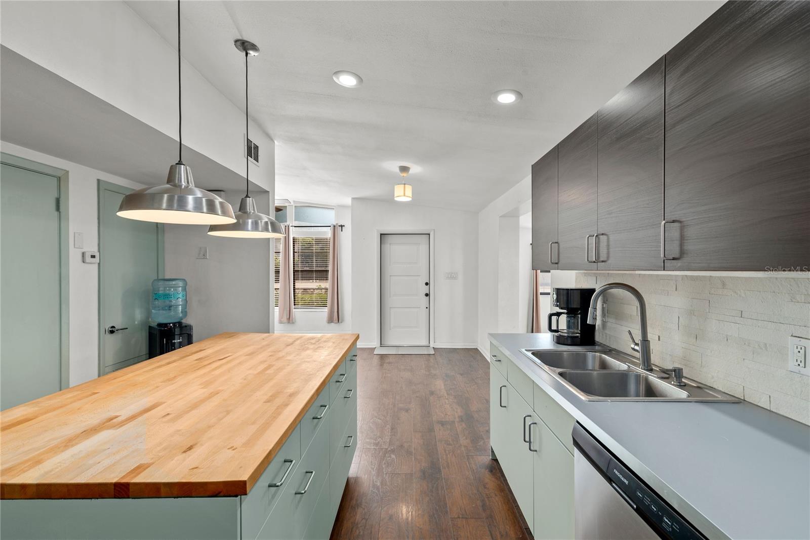 Image 2 of 22 For 2407 Lois Avenue