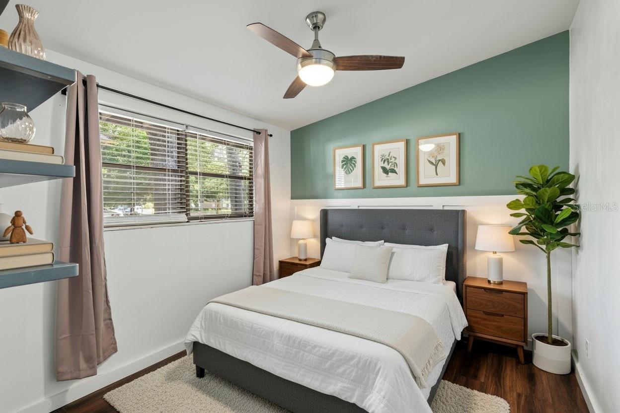 Image 25 of 27 For 2407 Lois Avenue