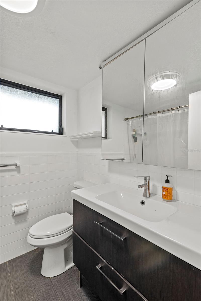 Image 27 of 27 For 2407 Lois Avenue