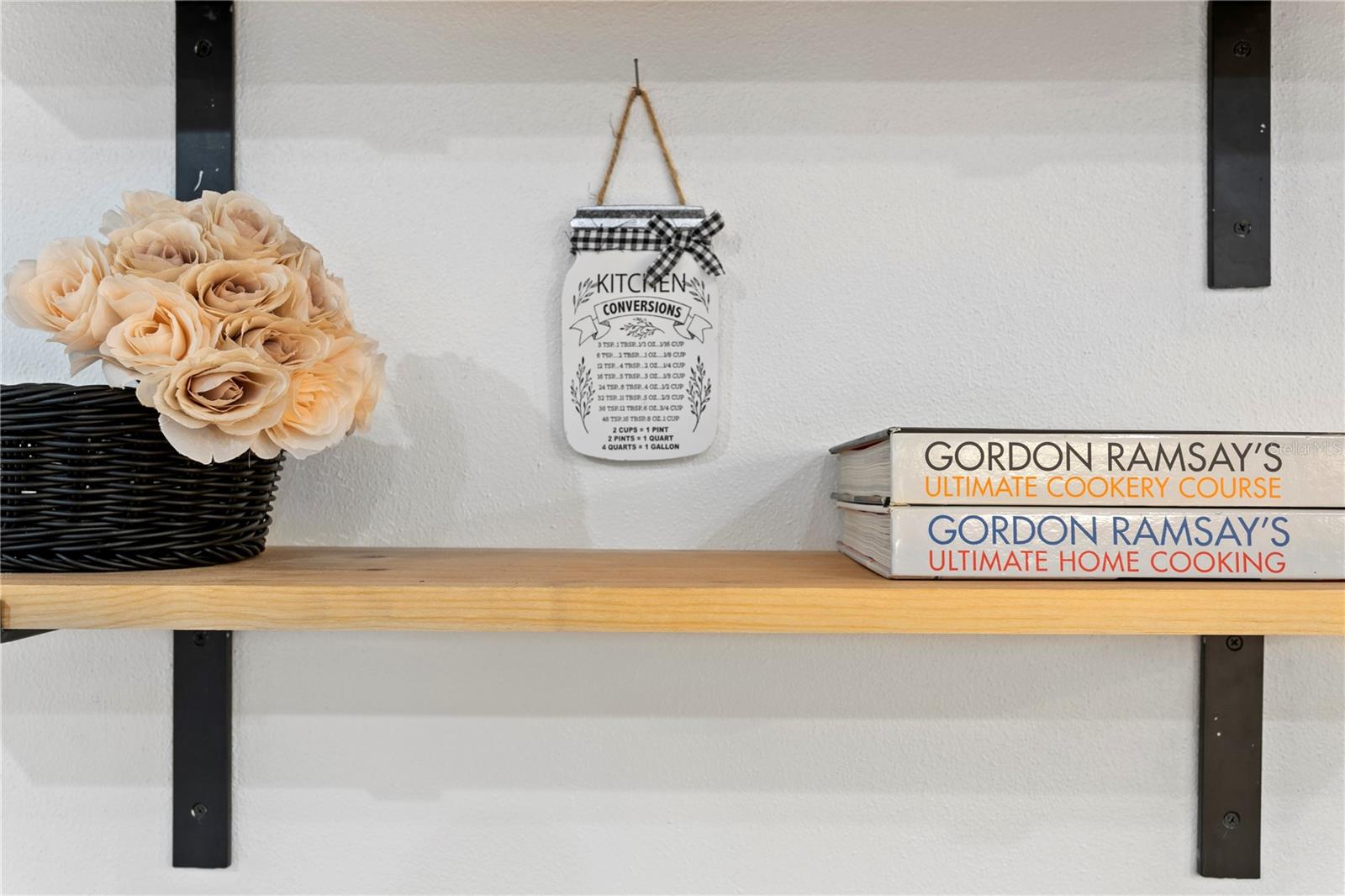 Image 31 of 53 For 2407 Lois Avenue