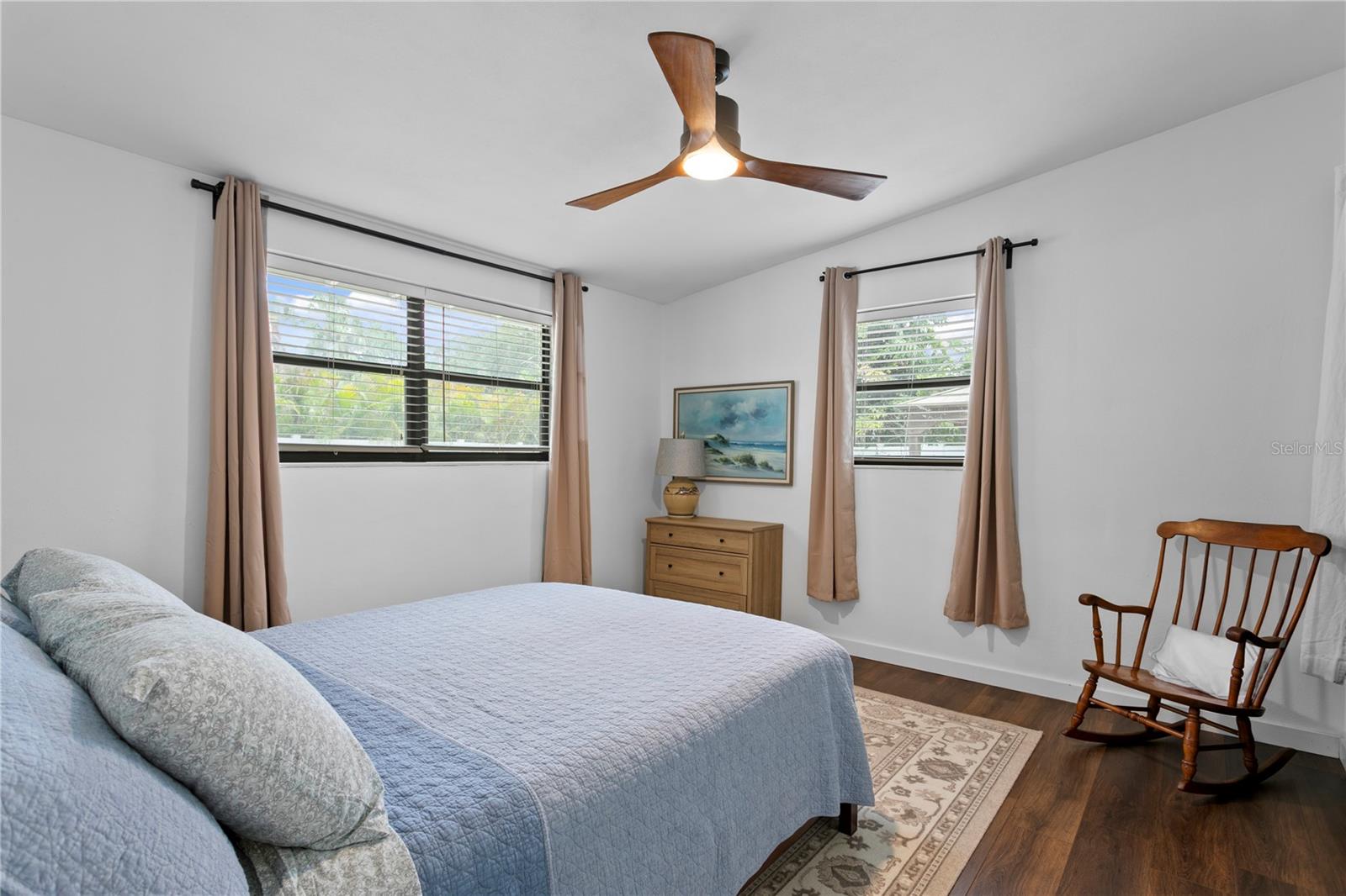 Image 33 of 53 For 2407 Lois Avenue