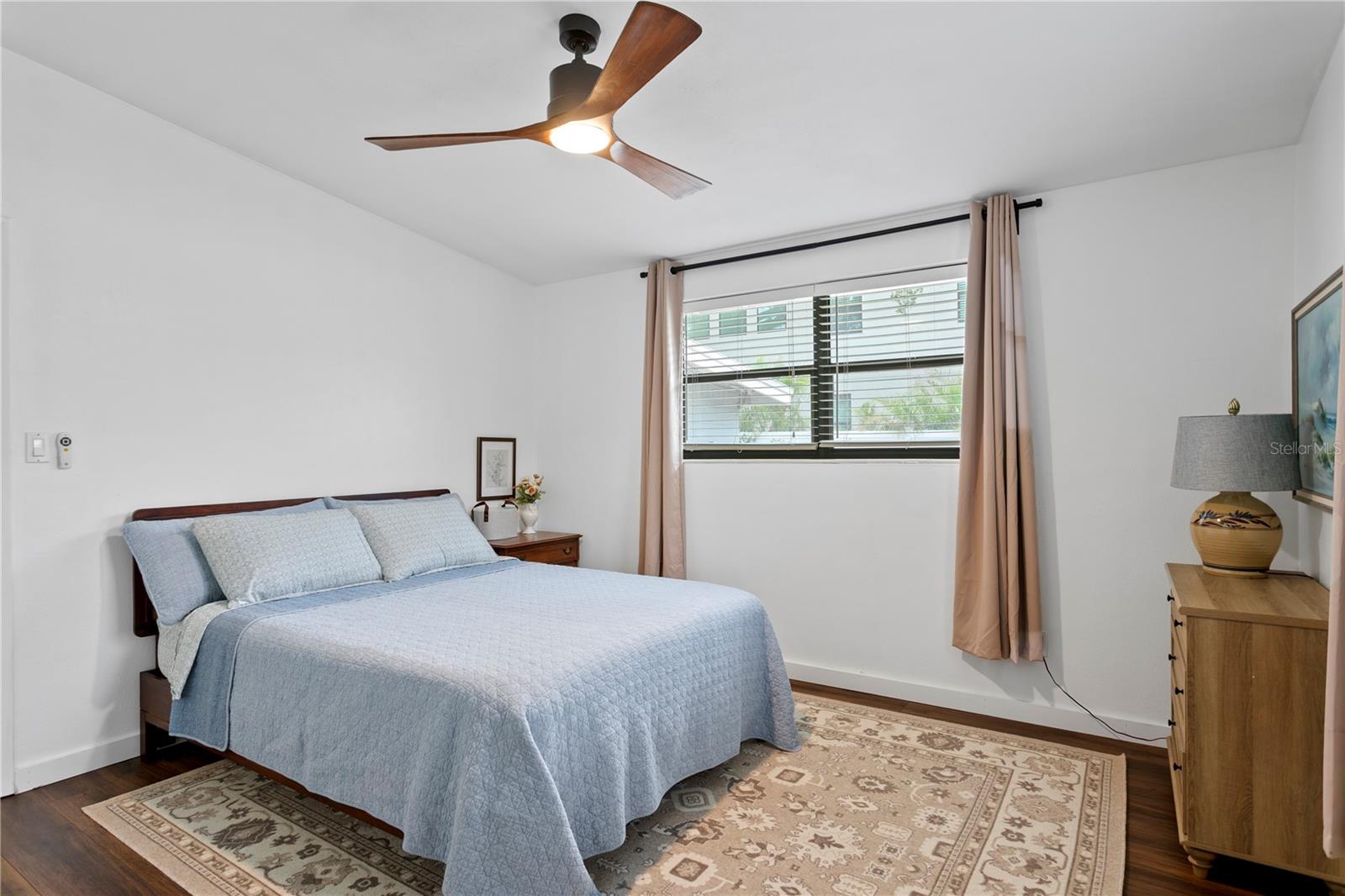 Image 34 of 53 For 2407 Lois Avenue