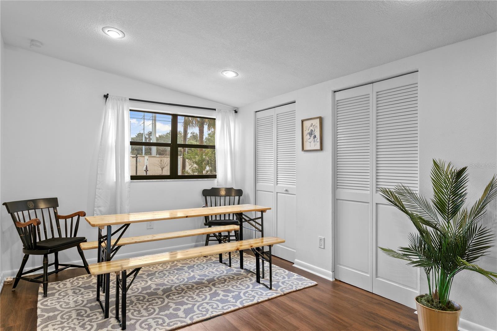 Image 41 of 53 For 2407 Lois Avenue