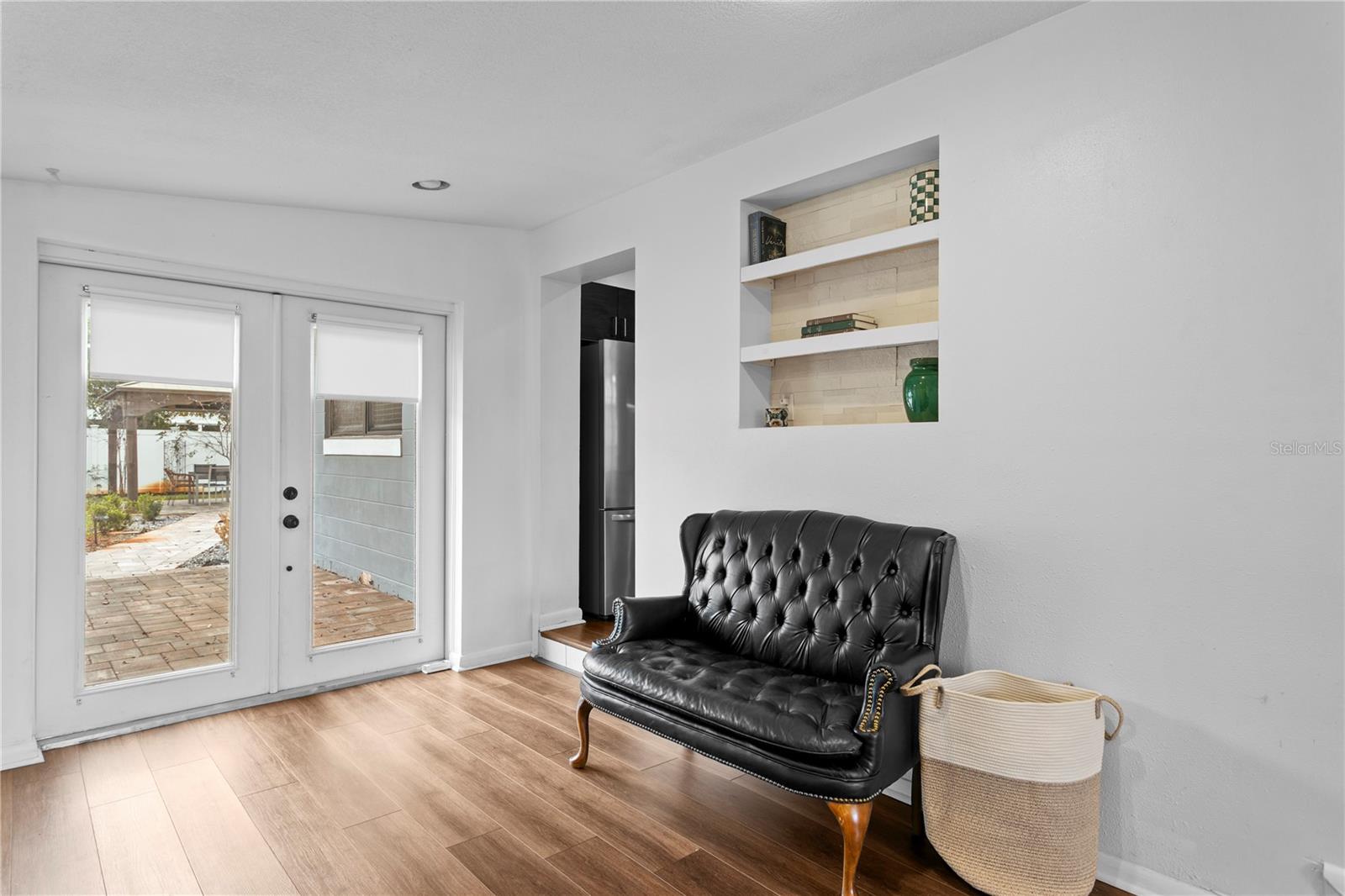 Image 43 of 53 For 2407 Lois Avenue