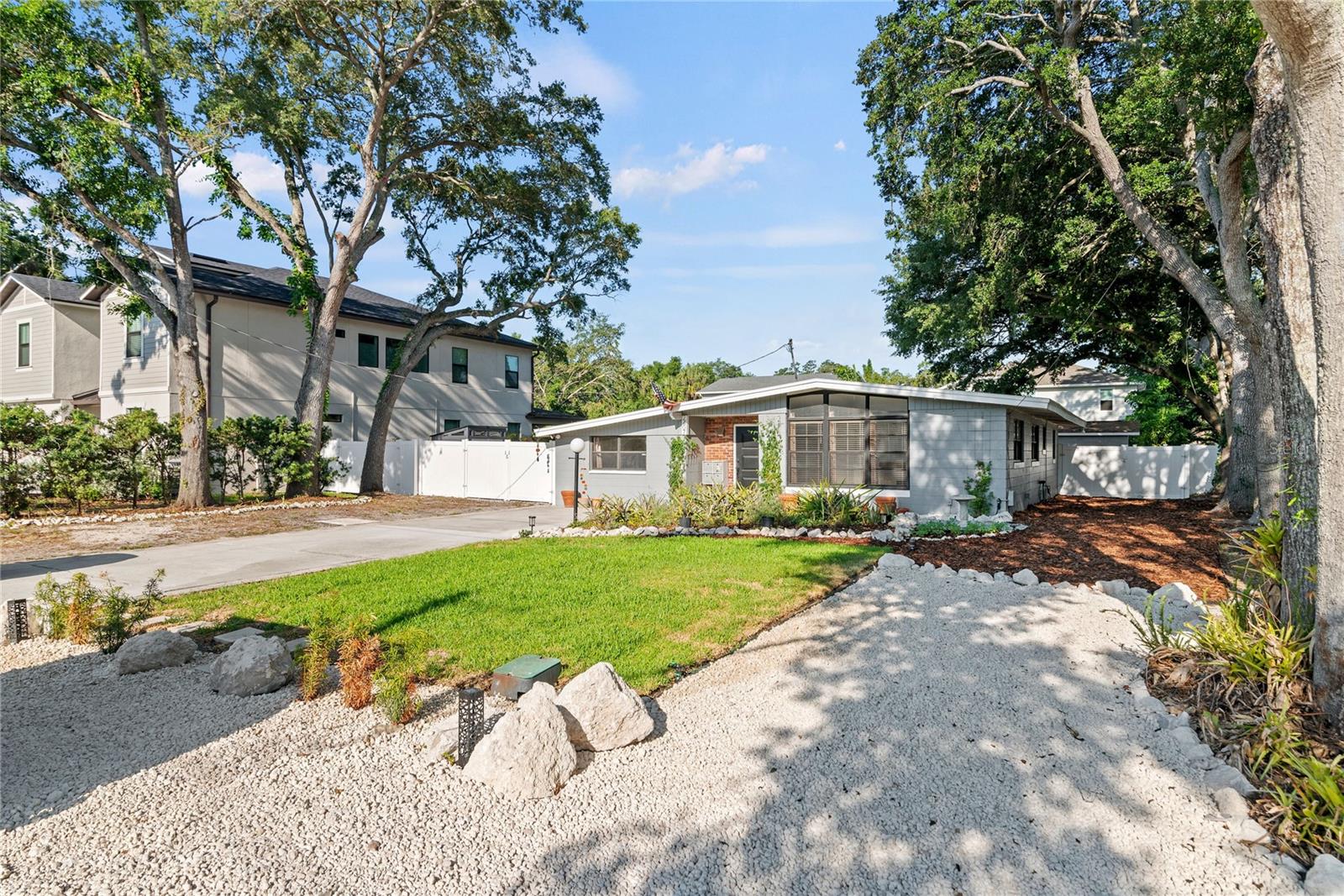 Image 8 of 22 For 2407 Lois Avenue