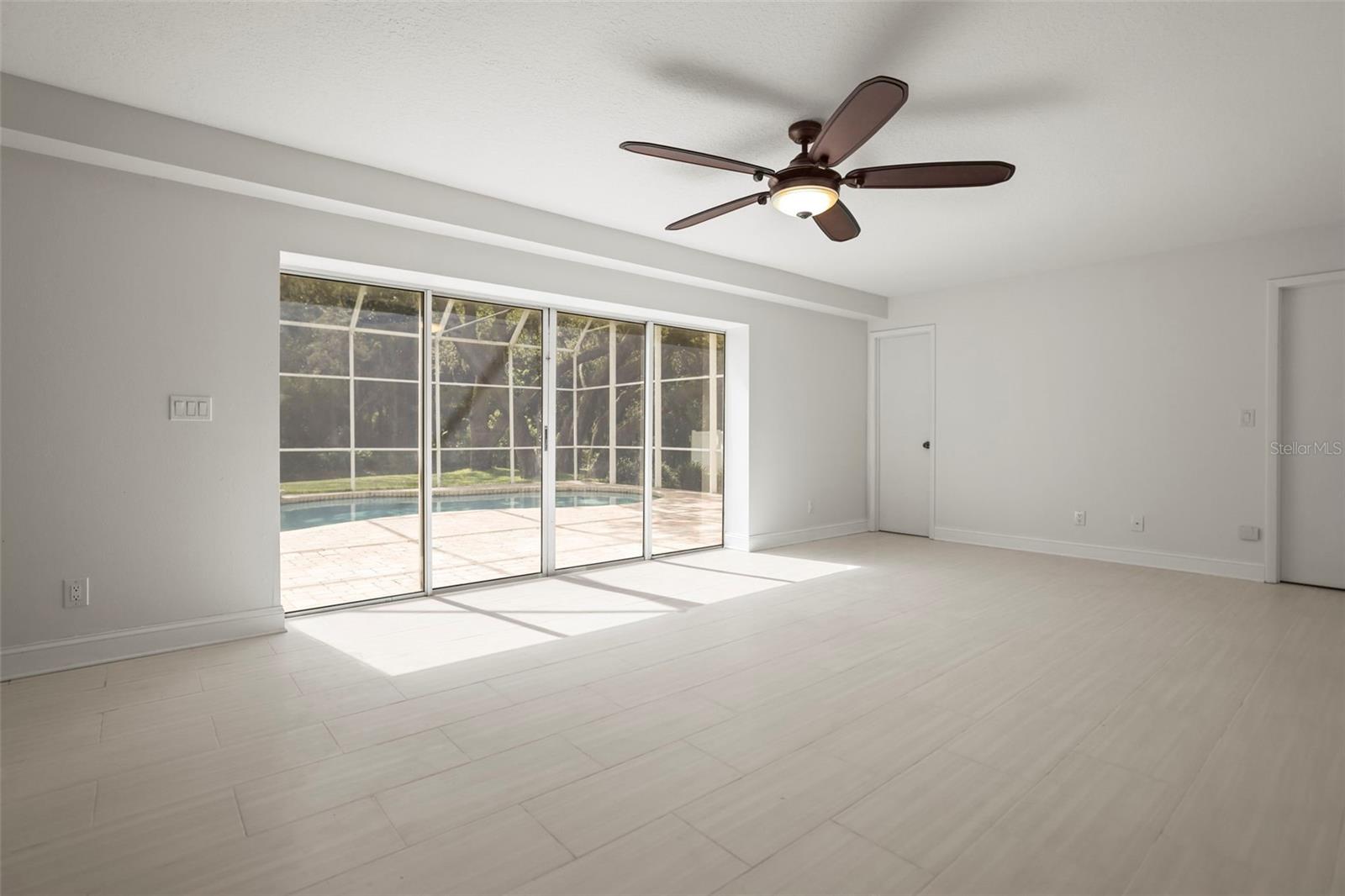 Image 13 of 51 For 957 Weathersfield Drive