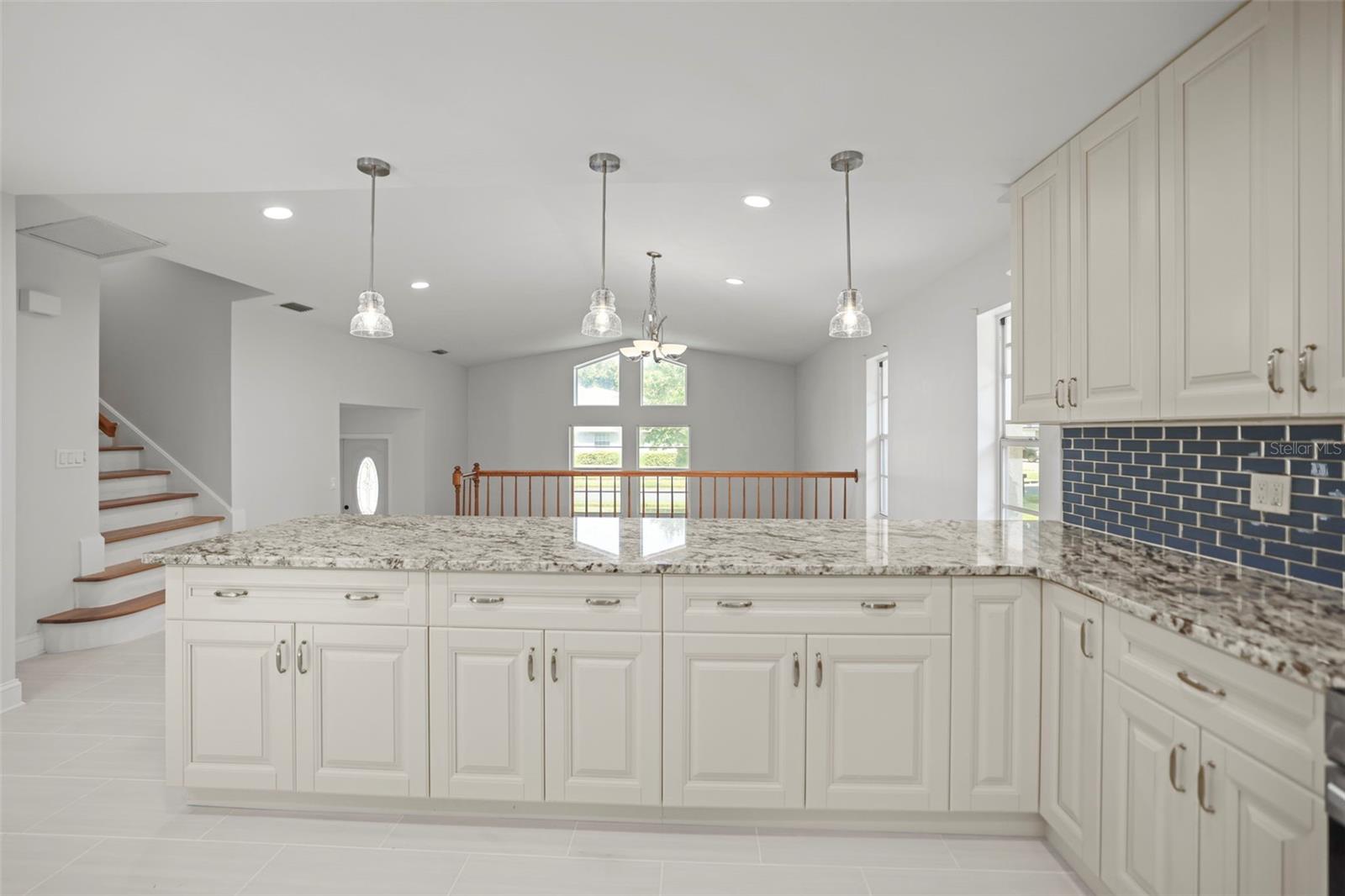Image 19 of 51 For 957 Weathersfield Drive