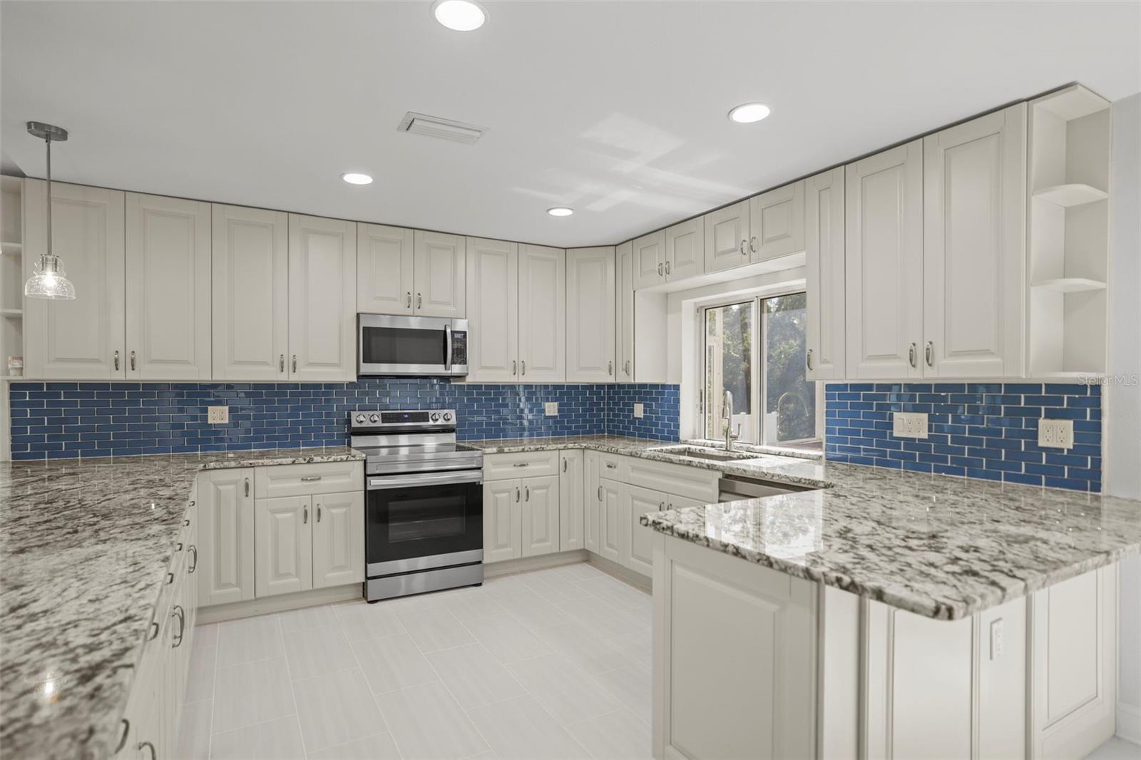 Image 23 of 51 For 957 Weathersfield Drive