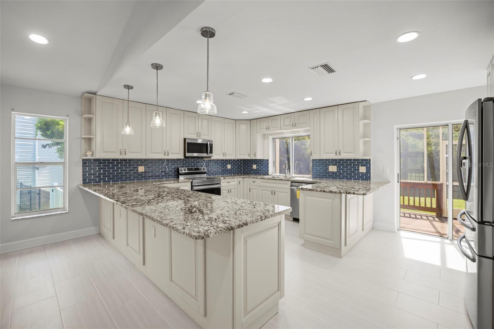 Image 3 of 51 For 957 Weathersfield Drive