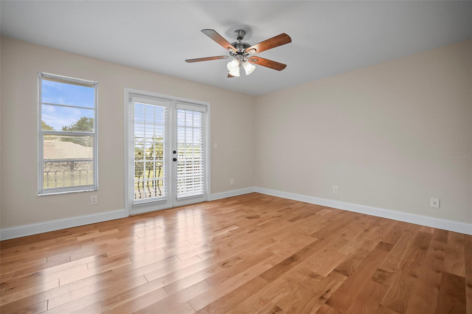 Image 32 of 51 For 957 Weathersfield Drive