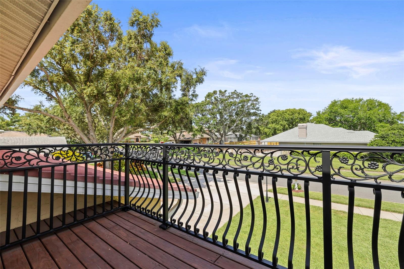 Image 33 of 51 For 957 Weathersfield Drive