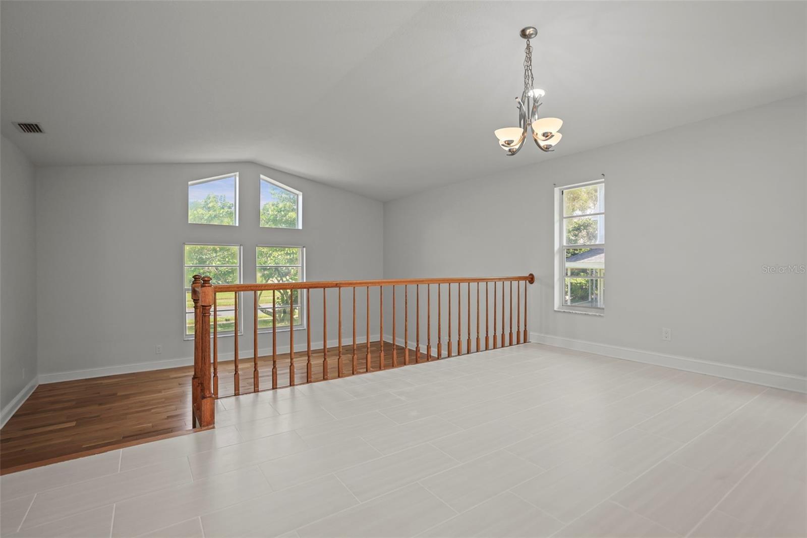 Image 38 of 51 For 957 Weathersfield Drive