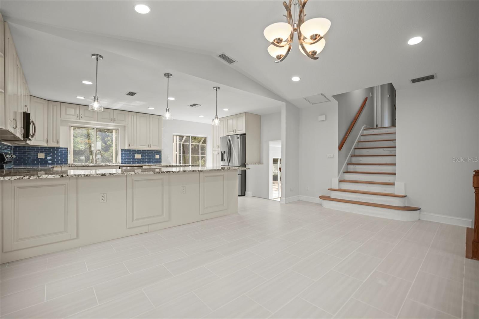 Image 4 of 51 For 957 Weathersfield Drive