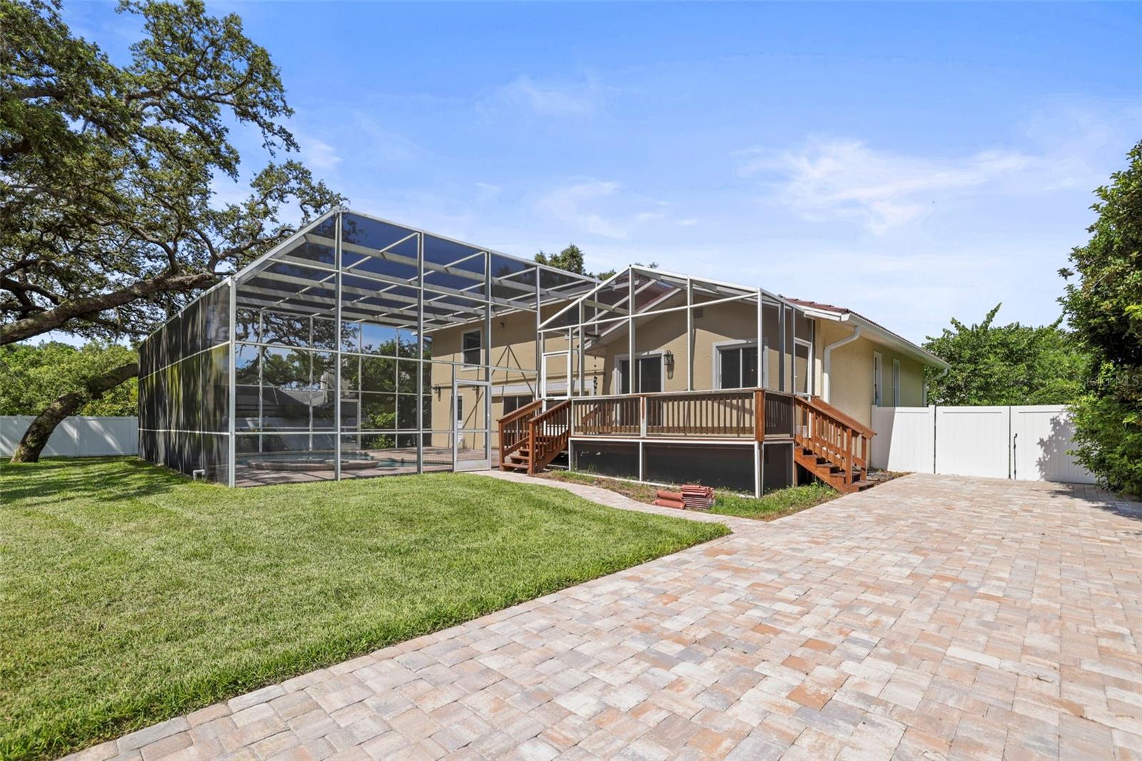 Image 41 of 51 For 957 Weathersfield Drive