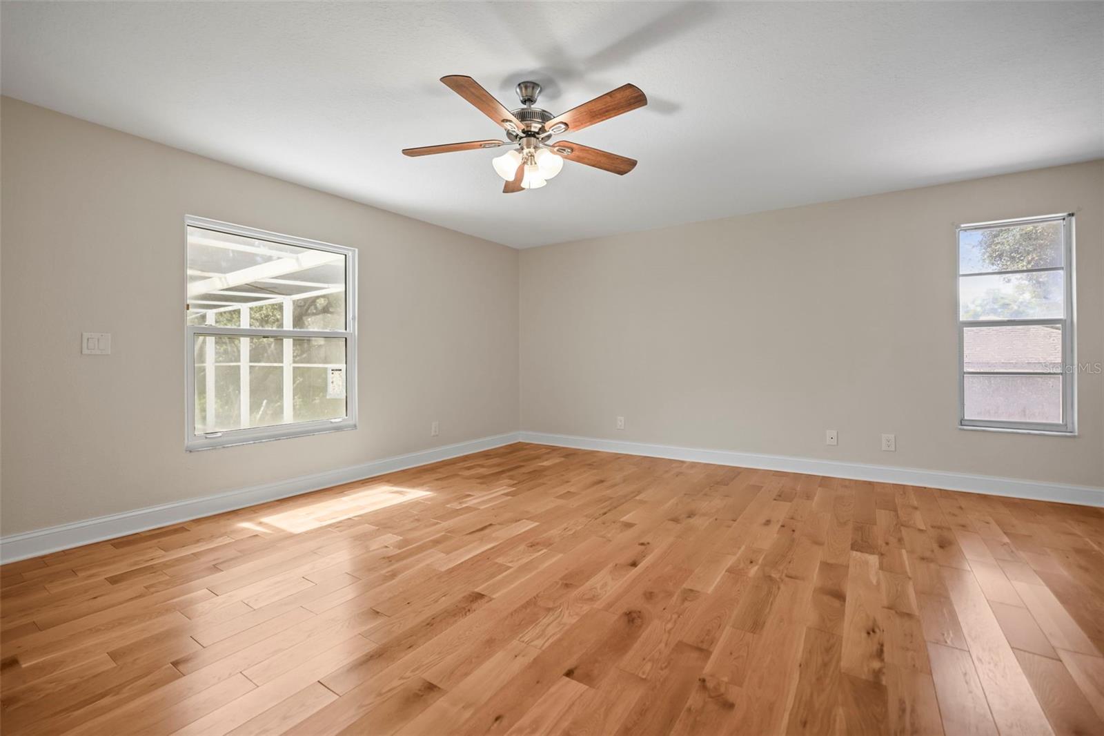 Image 50 of 51 For 957 Weathersfield Drive