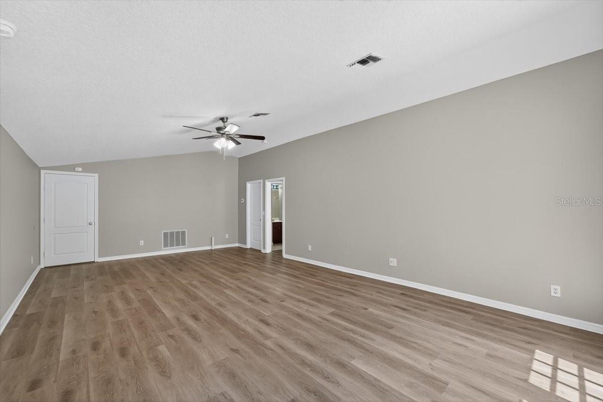 Image 23 of 33 For 306 Red Elm Place