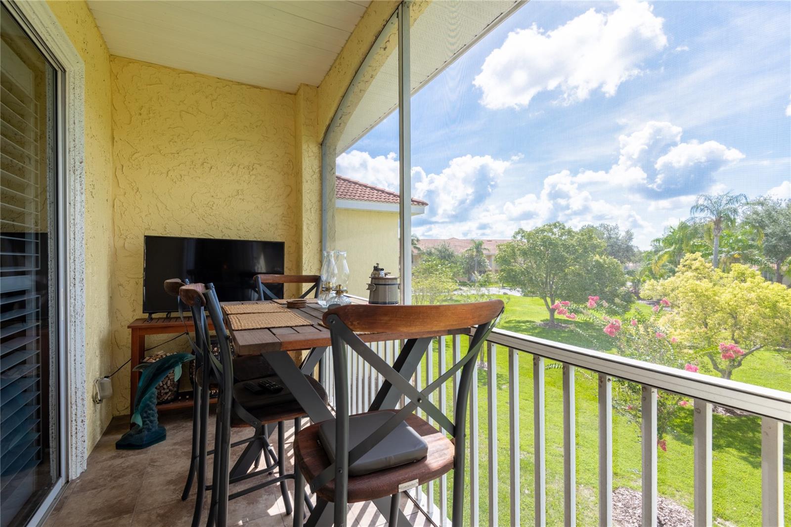 Image 16 of 25 For 21032 Picasso Court K201