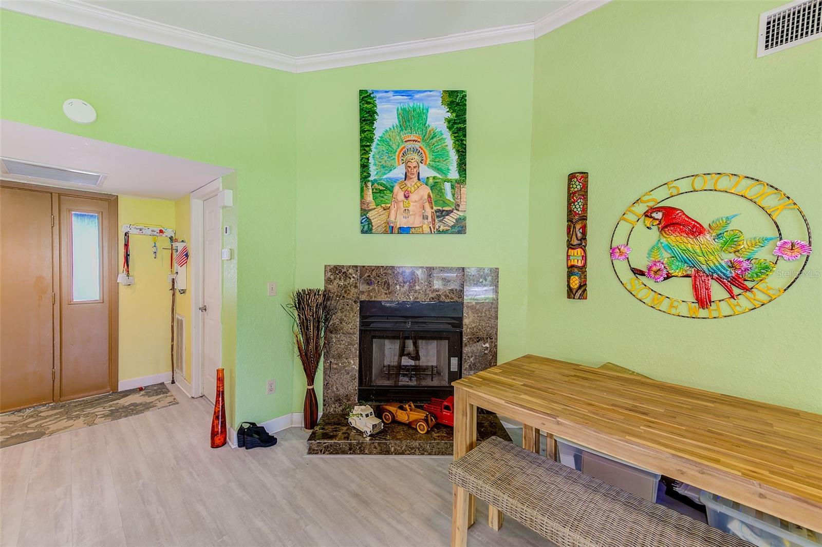 Listing photo id 10 for 3104 Hillside Lane