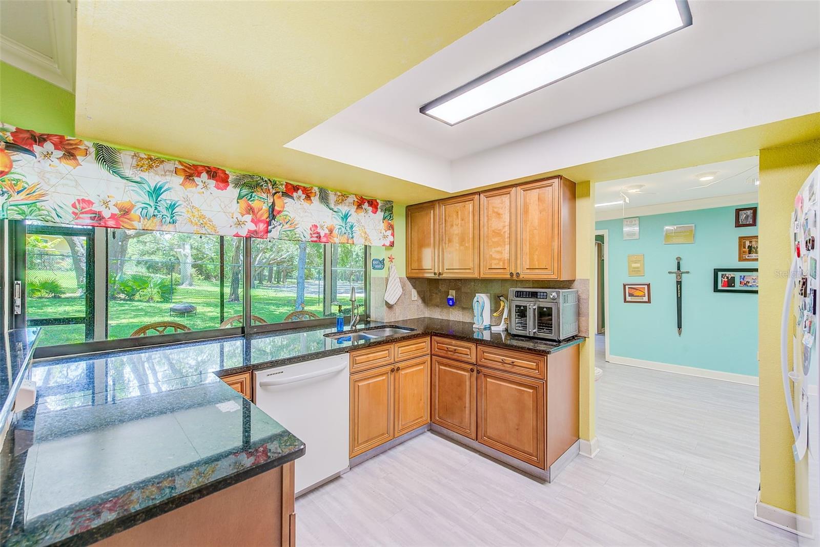 Listing photo id 13 for 3104 Hillside Lane