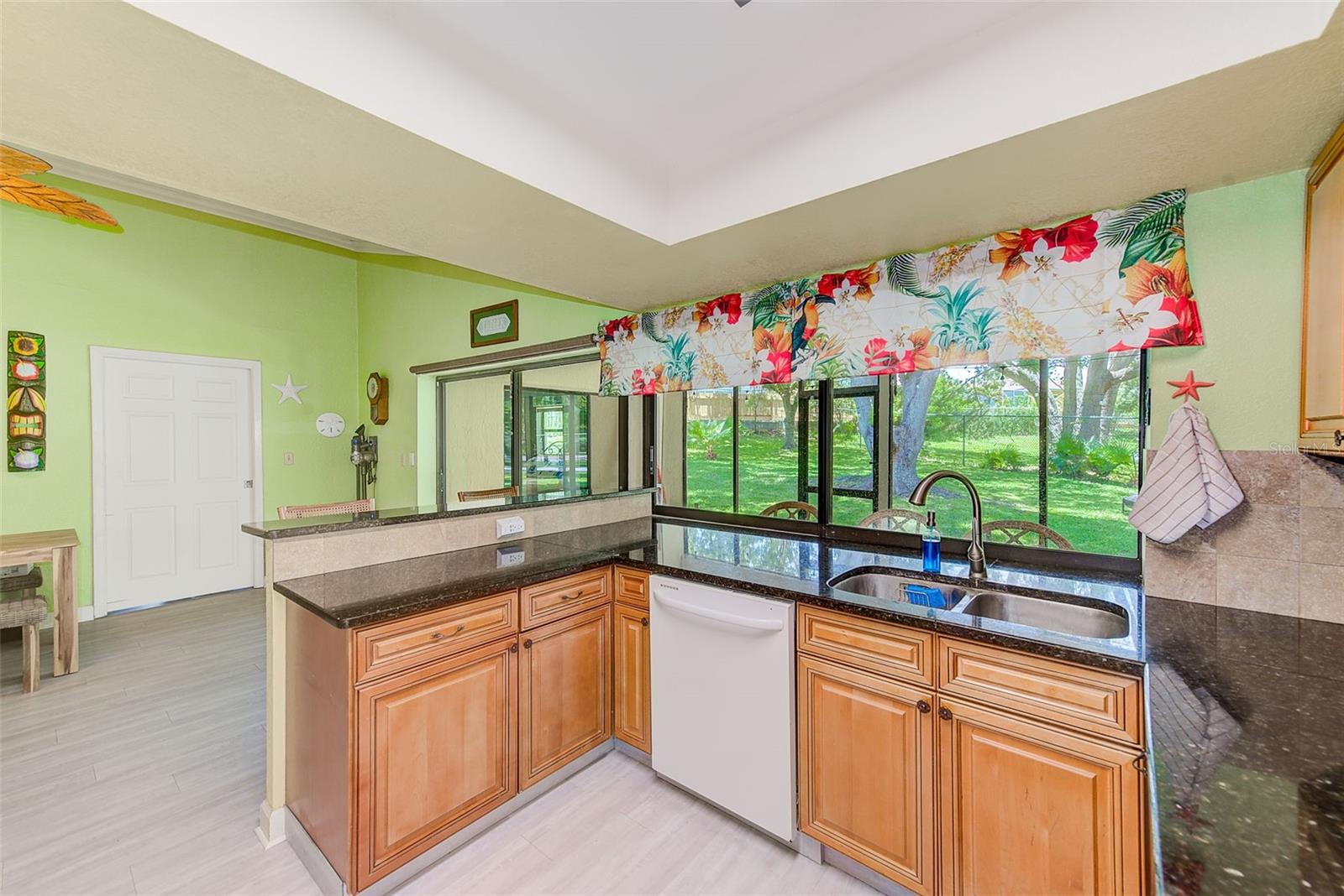 Listing photo id 14 for 3104 Hillside Lane