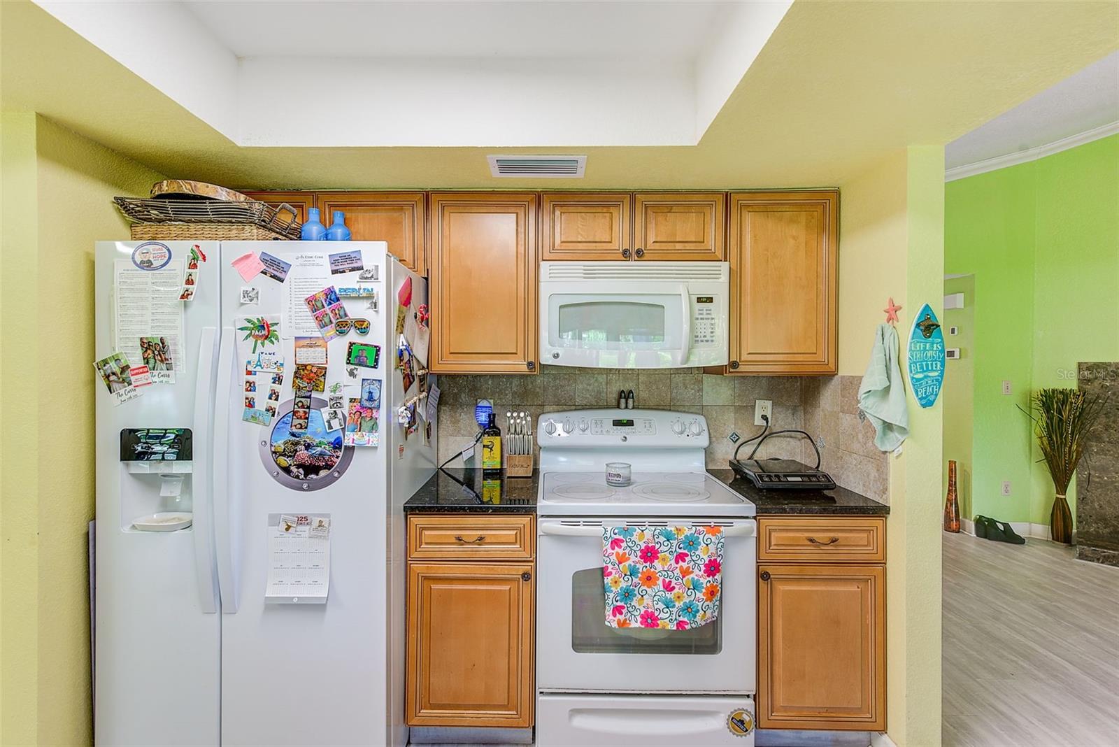 Listing photo id 16 for 3104 Hillside Lane