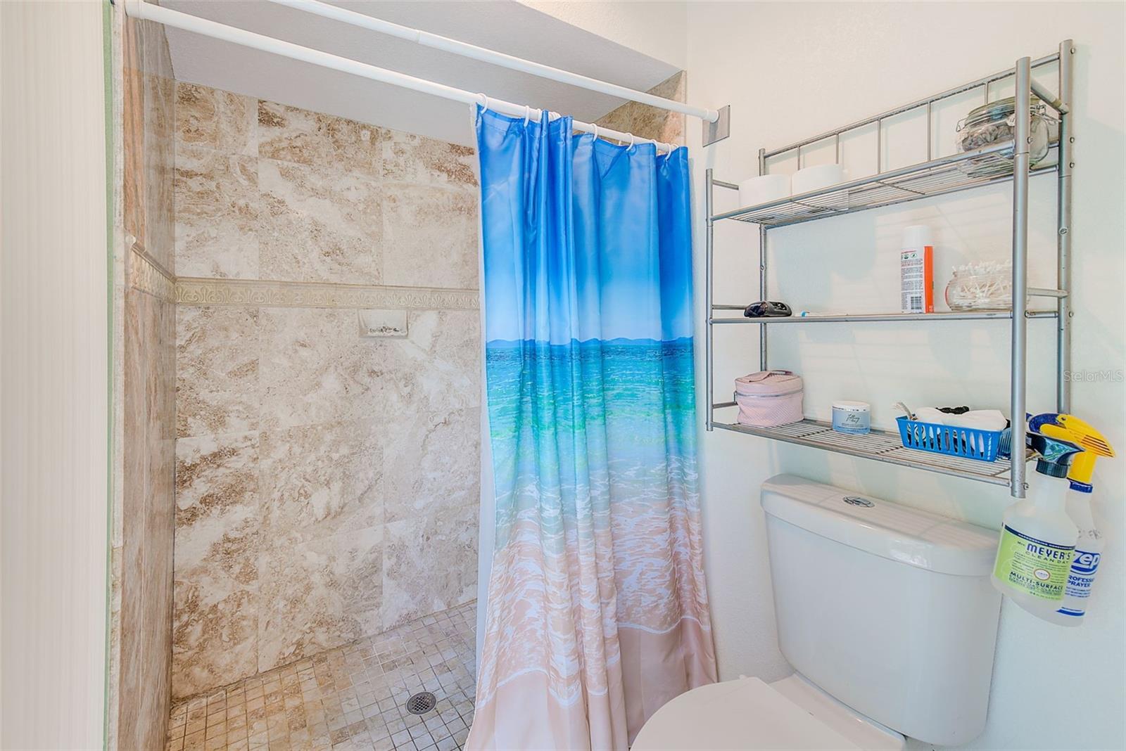 Listing photo id 18 for 3104 Hillside Lane
