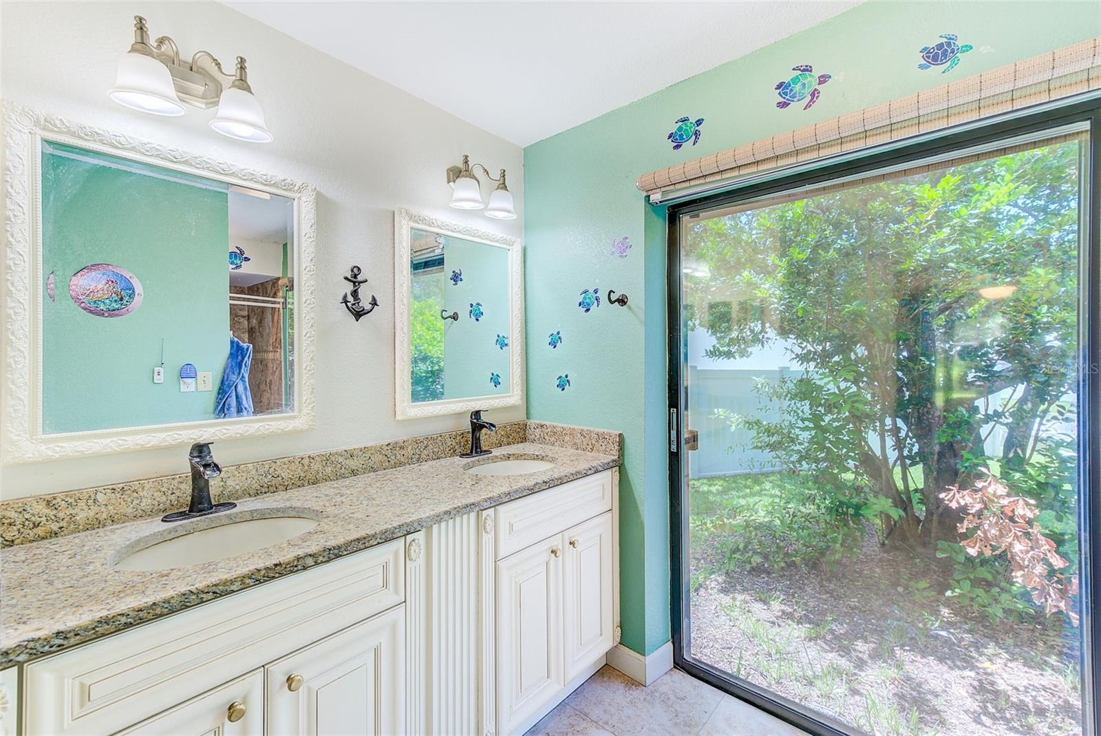 Listing photo id 19 for 3104 Hillside Lane