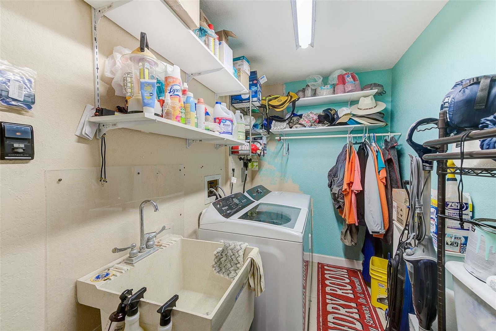 Listing photo id 26 for 3104 Hillside Lane
