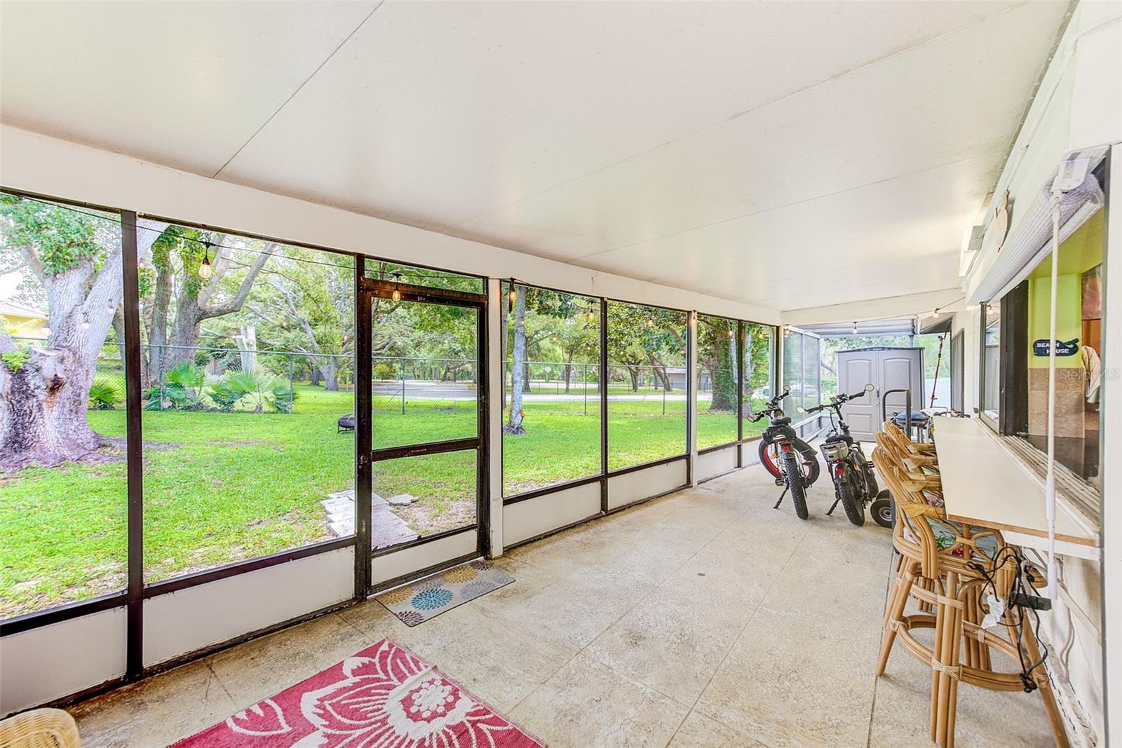 Listing photo id 27 for 3104 Hillside Lane
