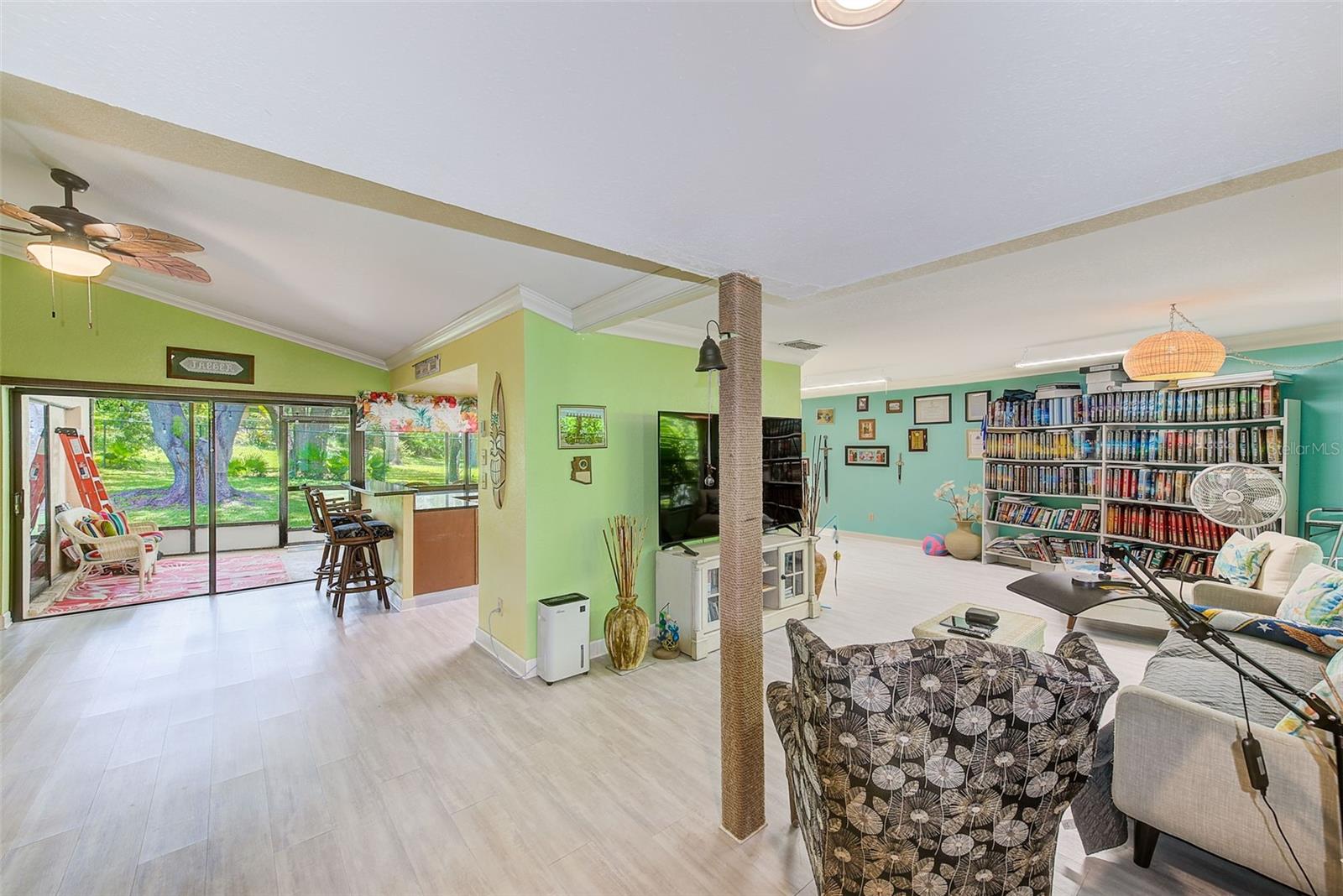 Listing photo id 1 for 3104 Hillside Lane