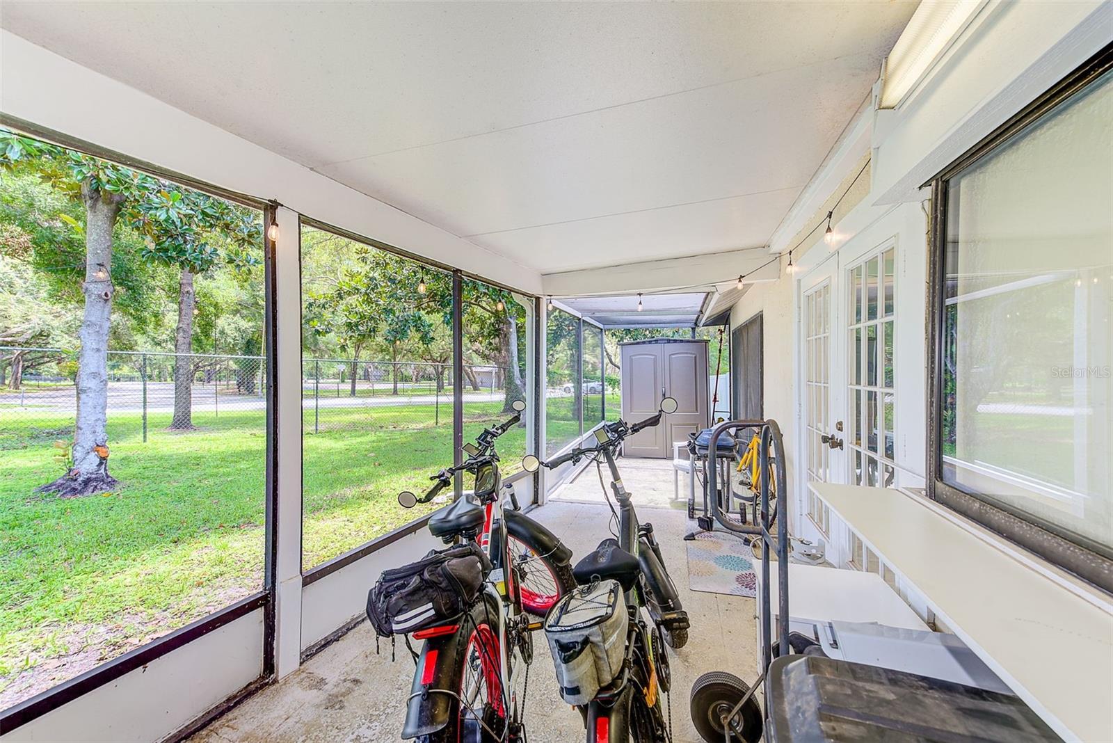 Listing photo id 30 for 3104 Hillside Lane