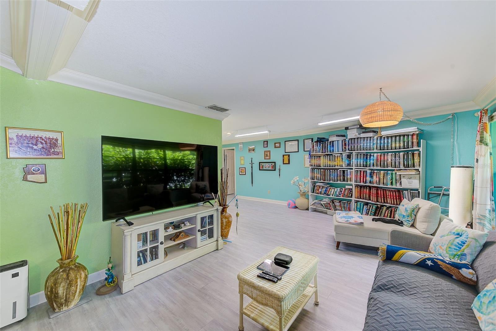 Listing photo id 3 for 3104 Hillside Lane