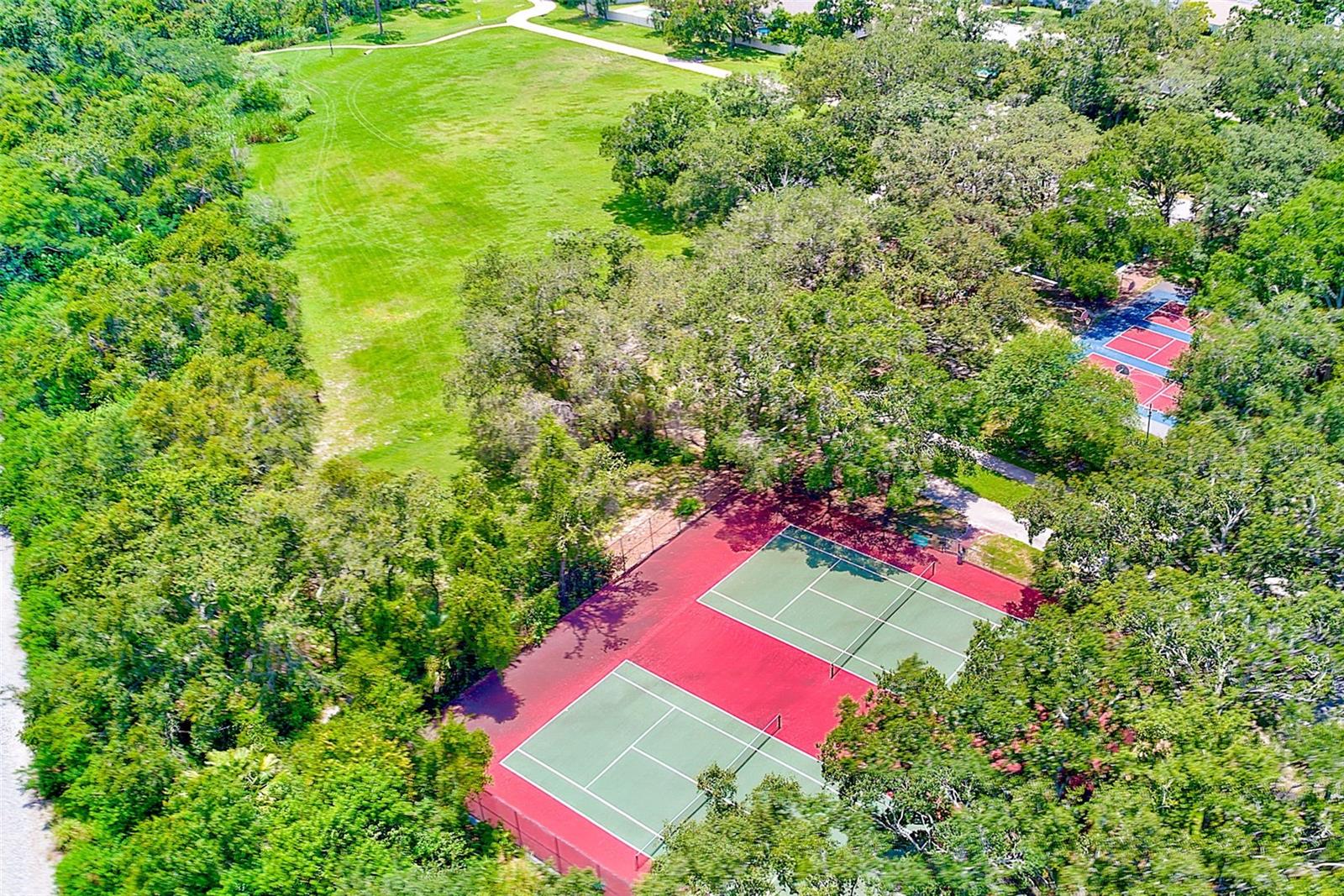 Listing photo id 51 for 3104 Hillside Lane
