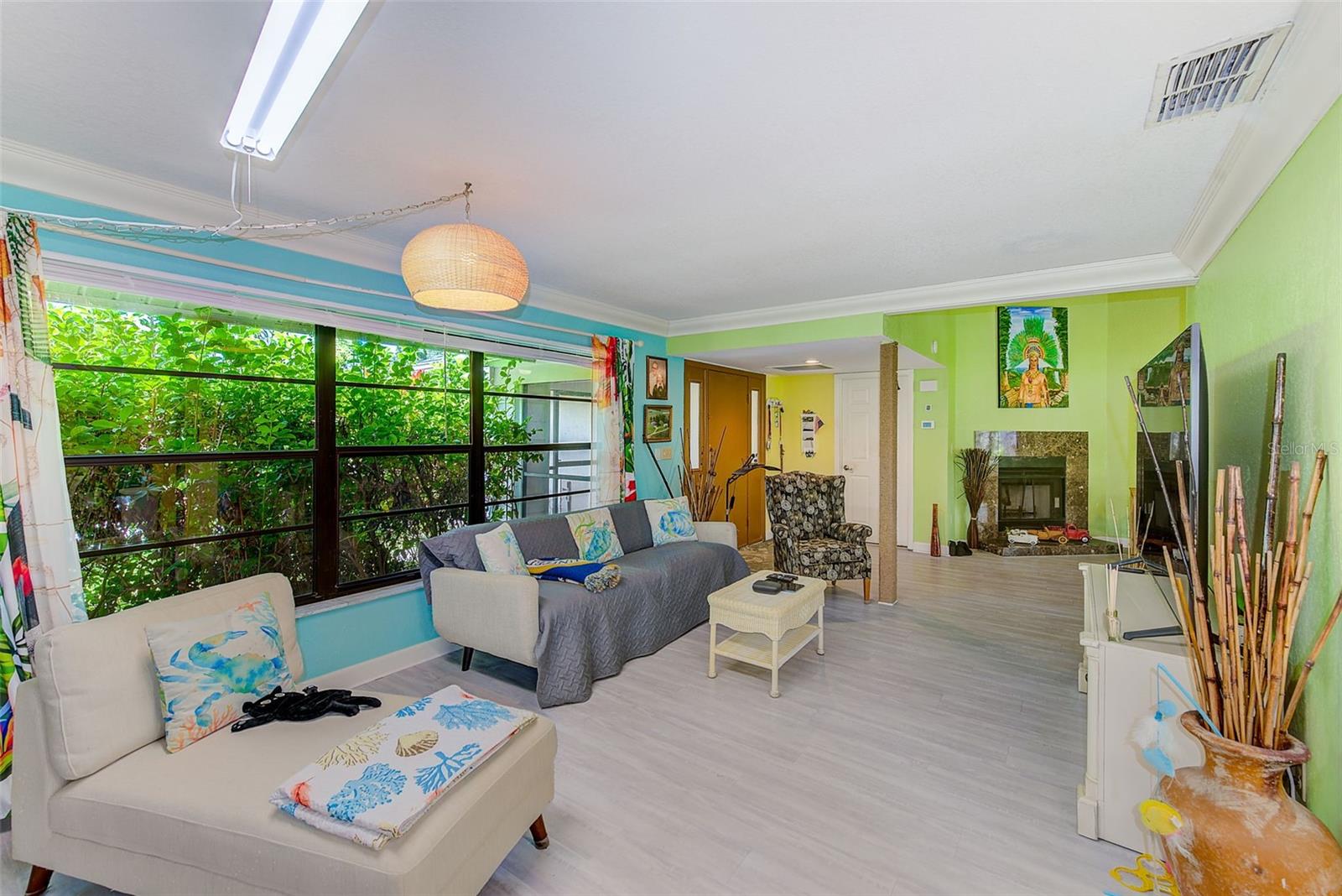 Listing photo id 4 for 3104 Hillside Lane