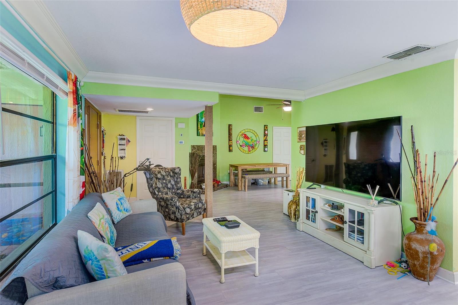 Listing photo id 5 for 3104 Hillside Lane