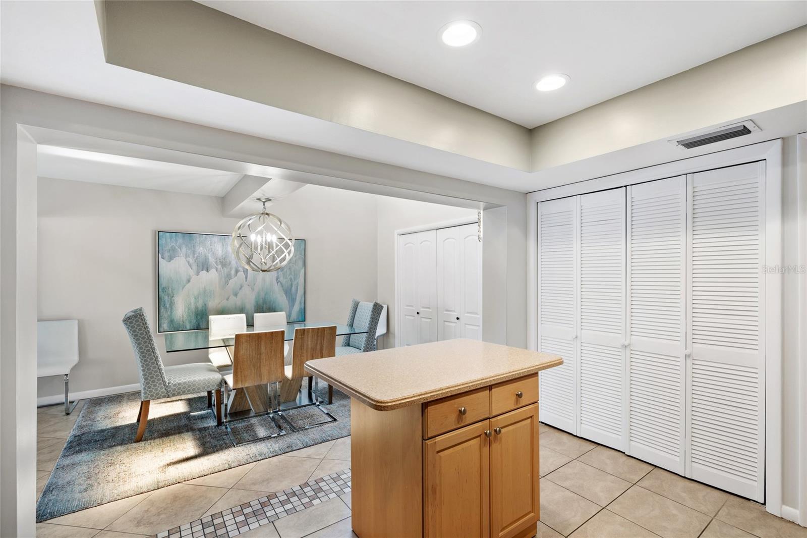 Image 16 of 41 For 4156 Northmeadow Circle
