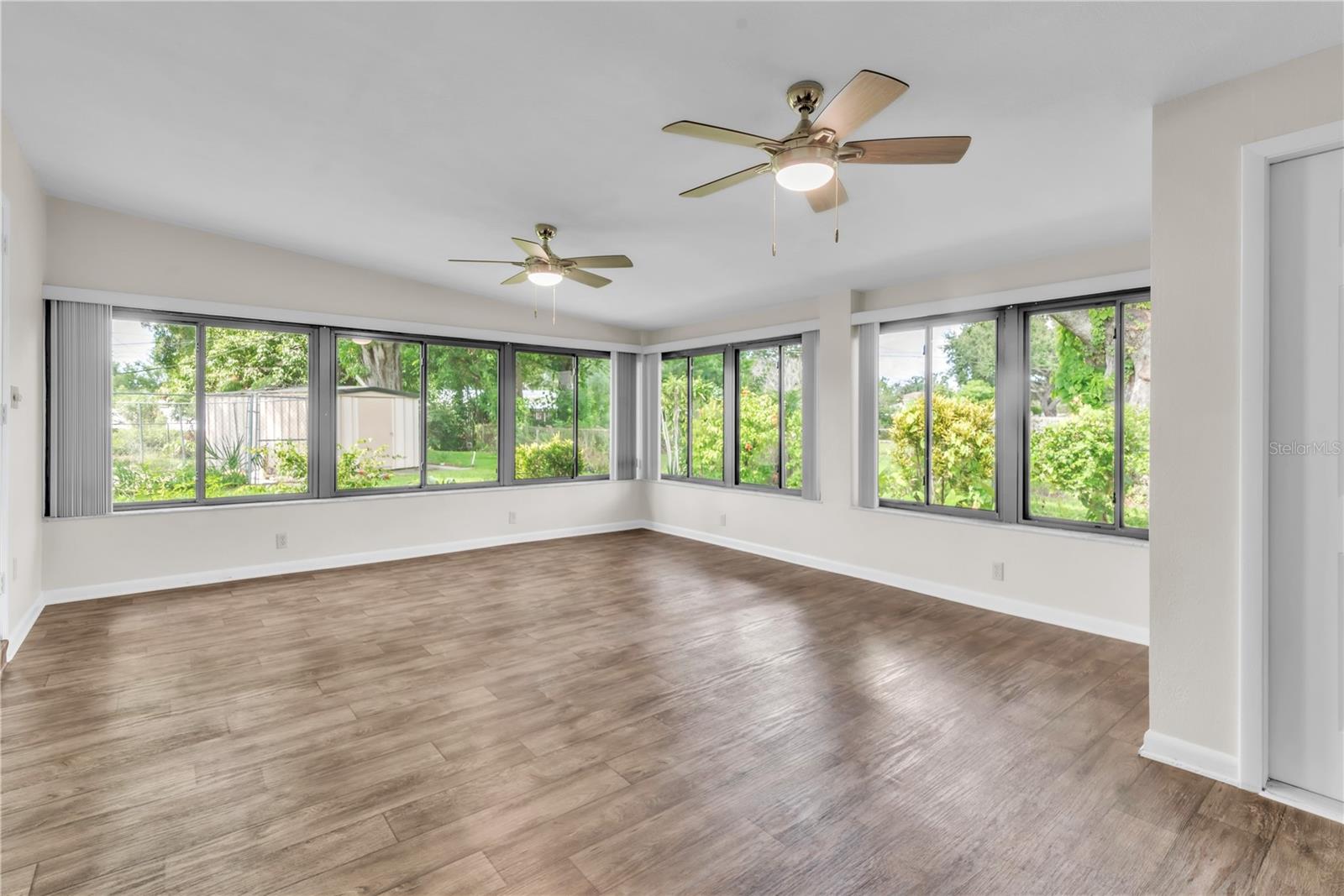 Image 10 of 28 For 6242 56th Avenue N