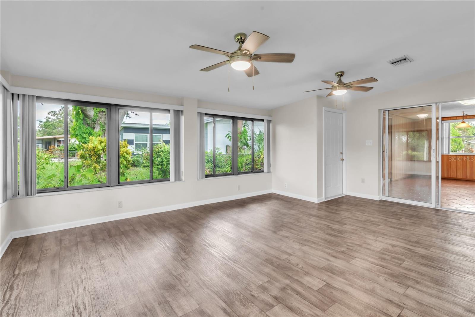 Image 11 of 28 For 6242 56th Avenue N