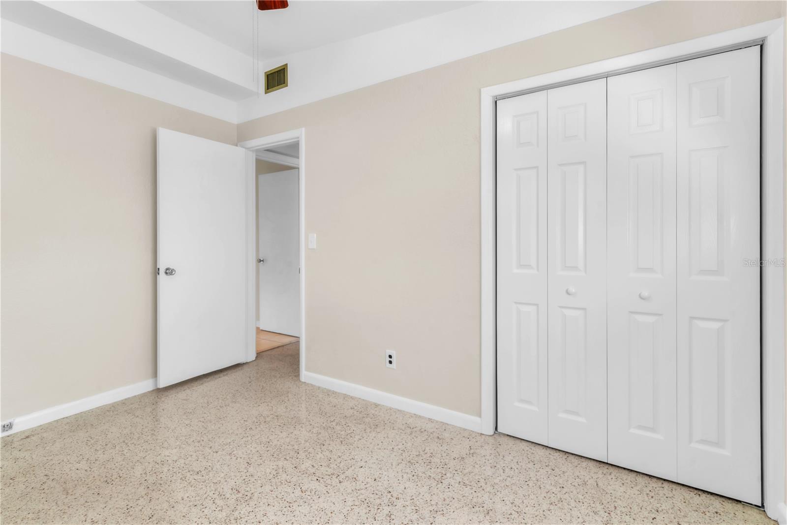 Image 13 of 28 For 6242 56th Avenue N