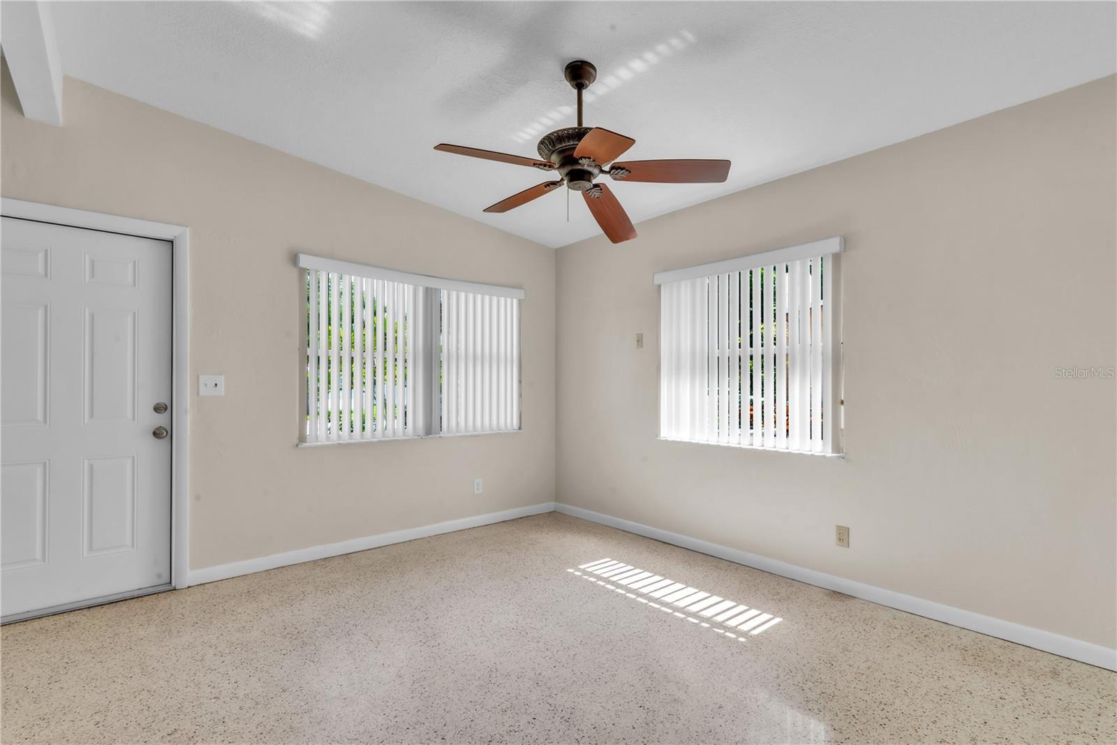 Image 6 of 28 For 6242 56th Avenue N