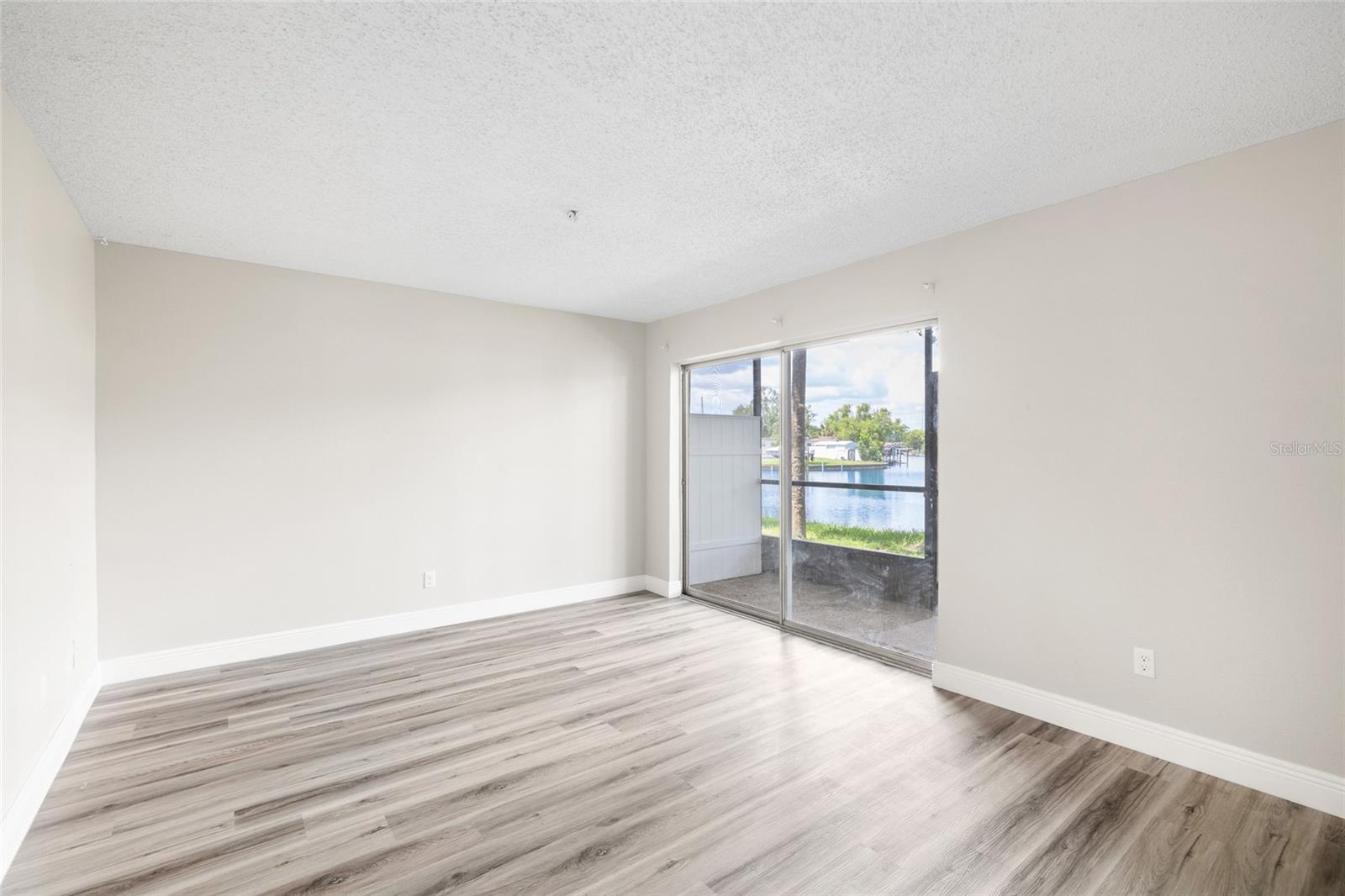 Image 15 of 30 For 9213 Tudor Drive B104