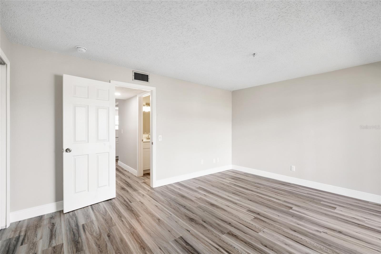 Image 17 of 30 For 9213 Tudor Drive B104