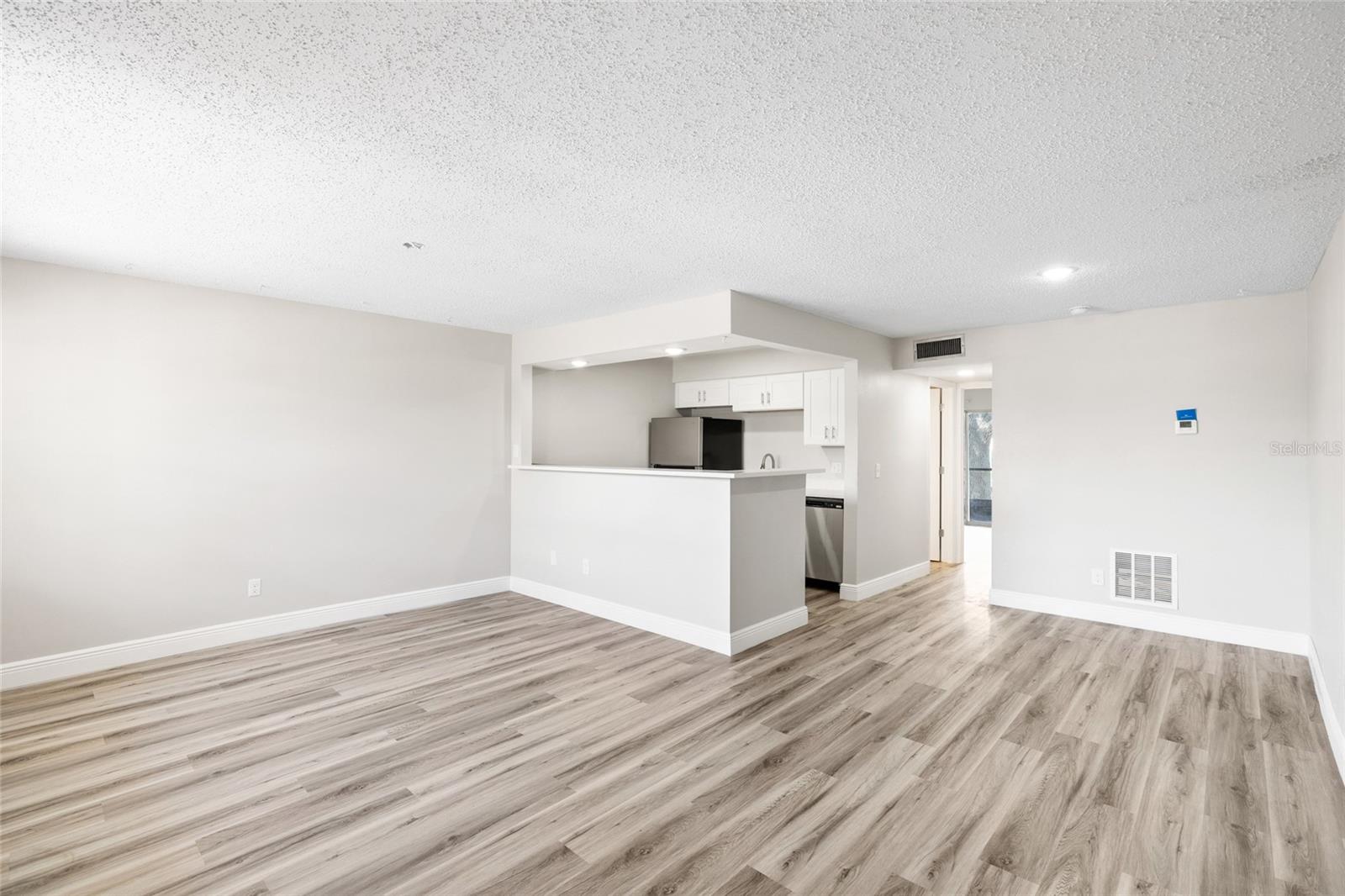 Image 5 of 30 For 9213 Tudor Drive B104