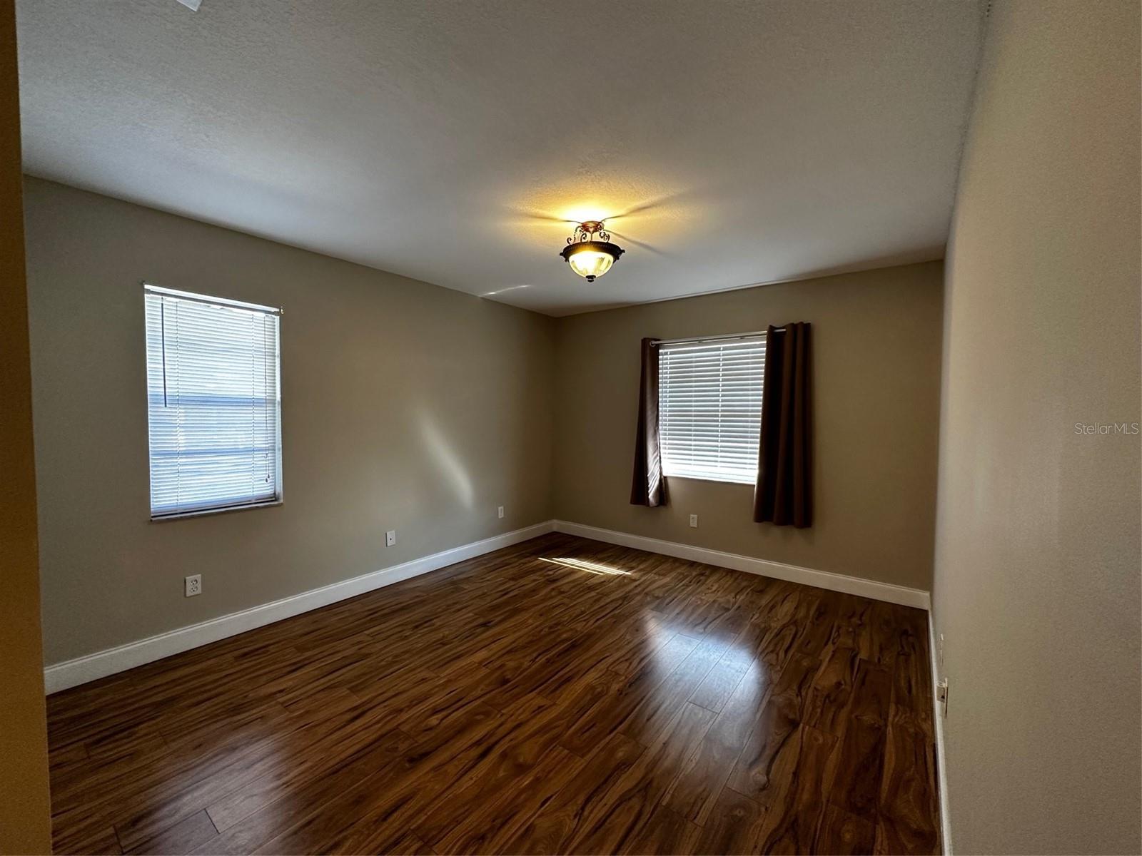 Image 9 of 12 For 405 Gladstone Place 0
