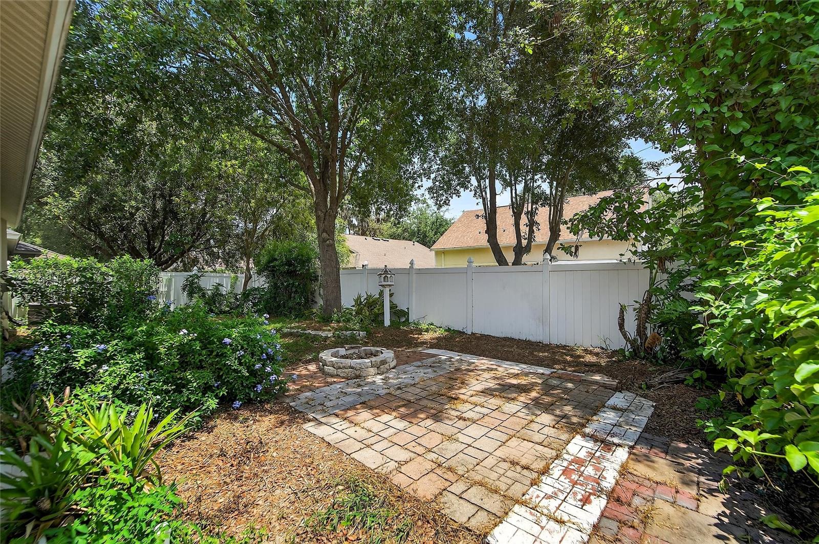 Listing photo id 11 for 13007 Terrace Brook Place