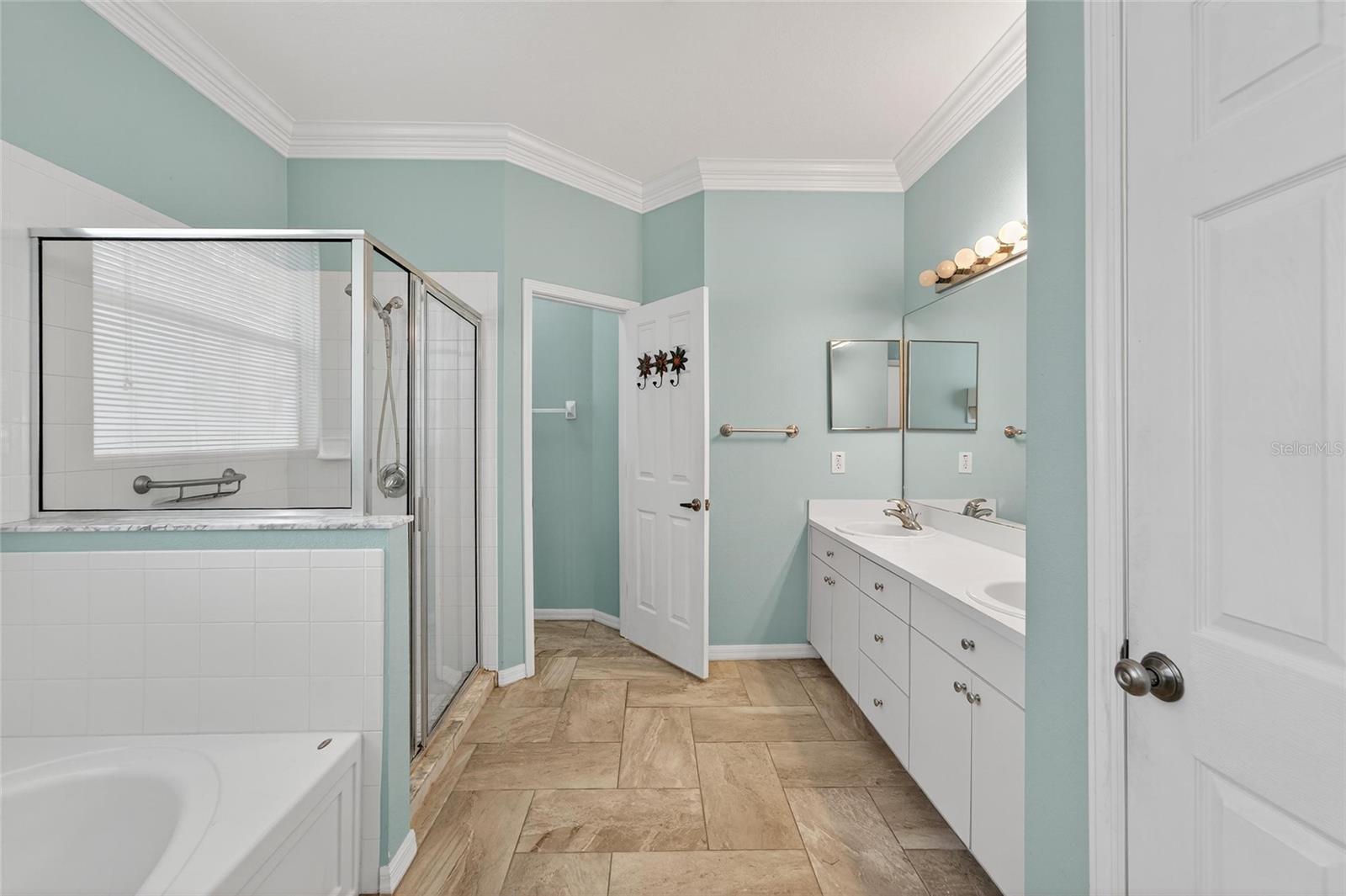Listing photo id 15 for 13007 Terrace Brook Place