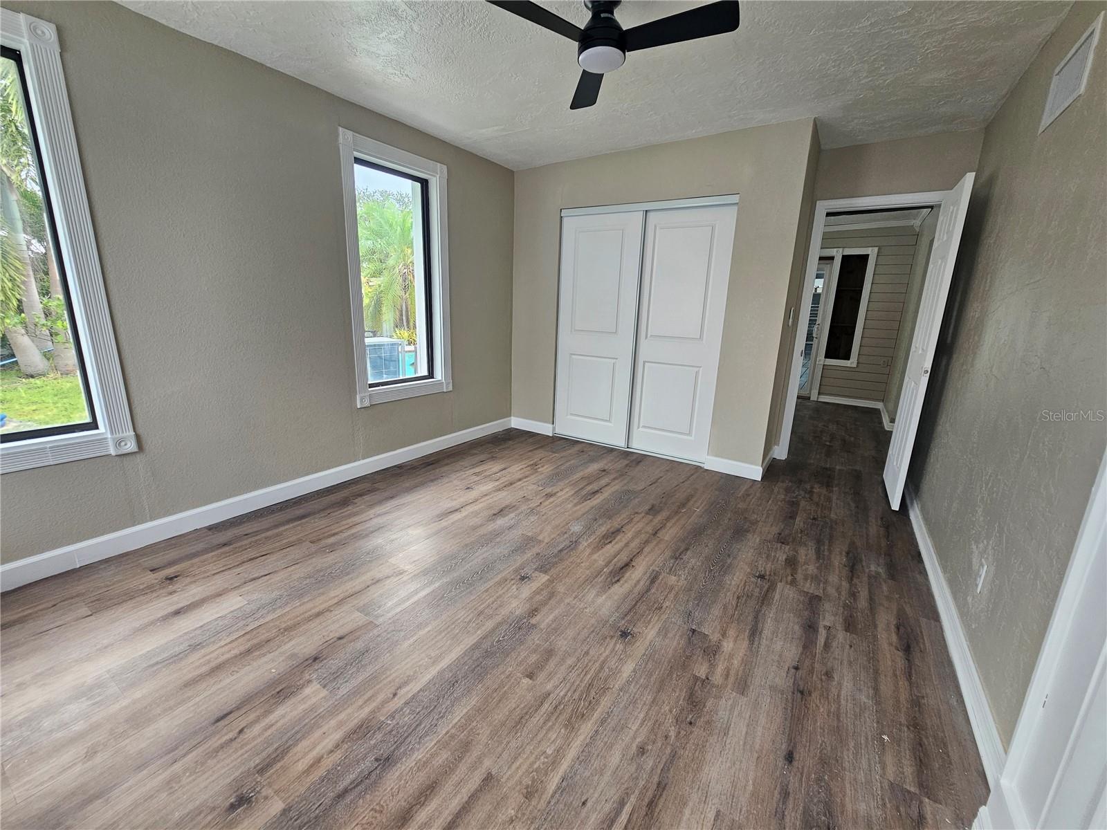 Image 15 of 24 For 4943 Lake Charles Drive N