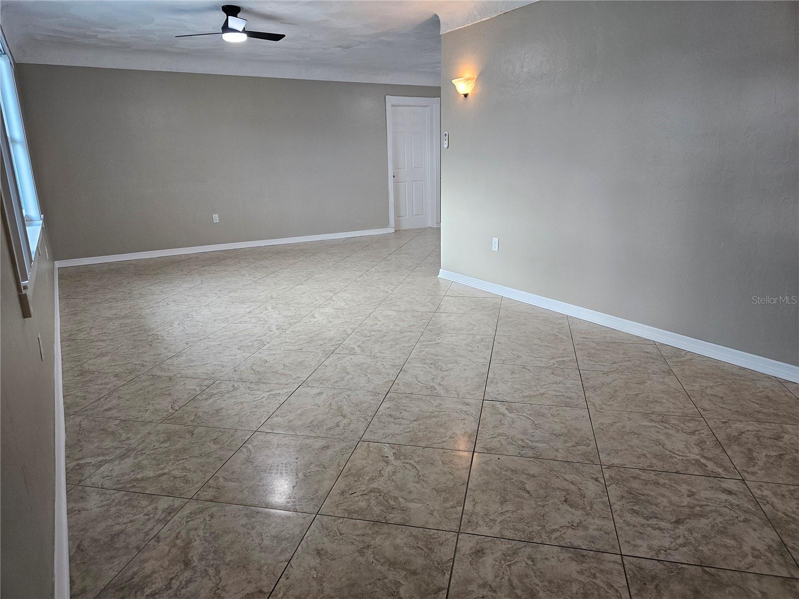 Image 3 of 24 For 4943 Lake Charles Drive N