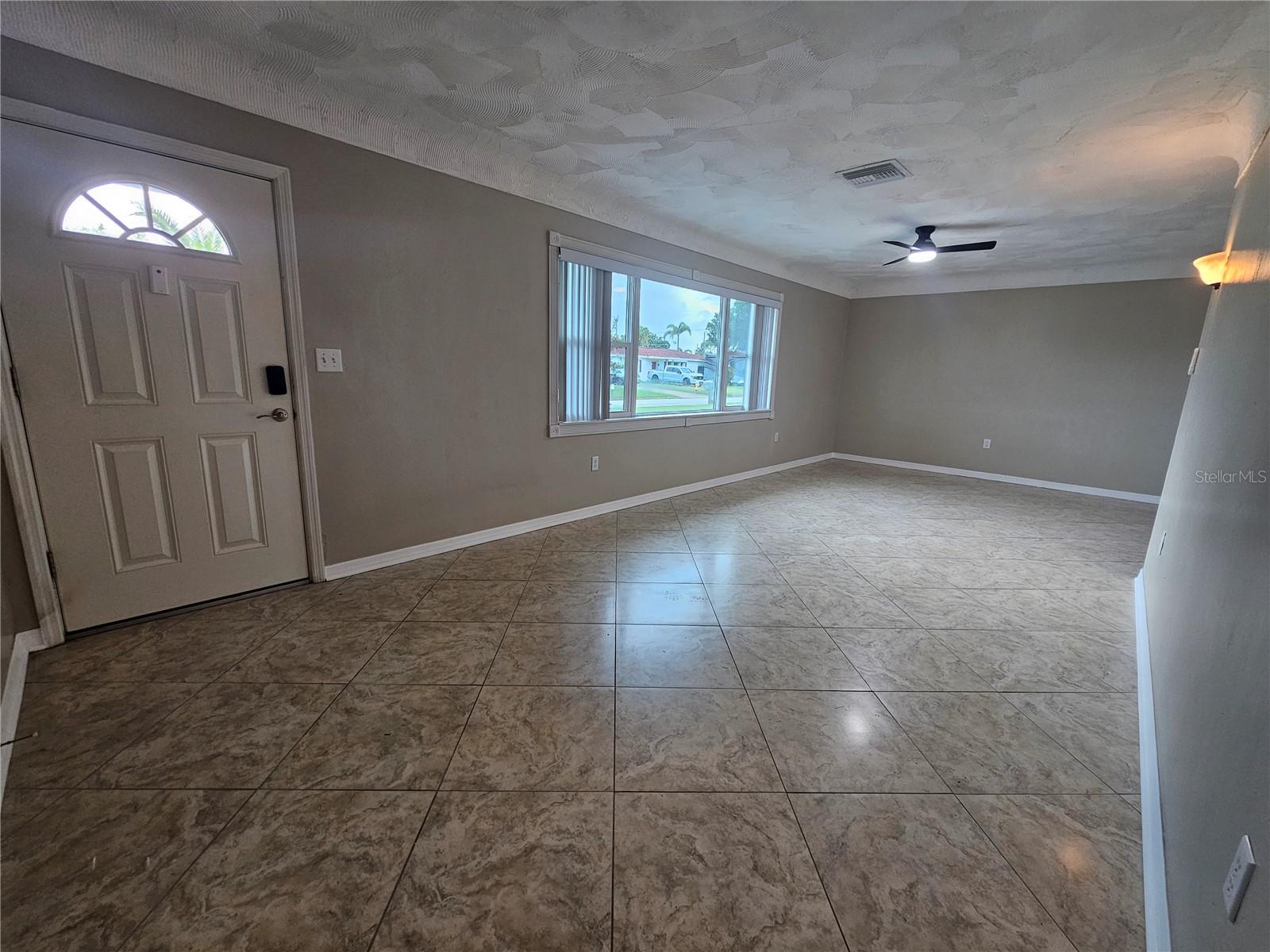 Image 4 of 24 For 4943 Lake Charles Drive N