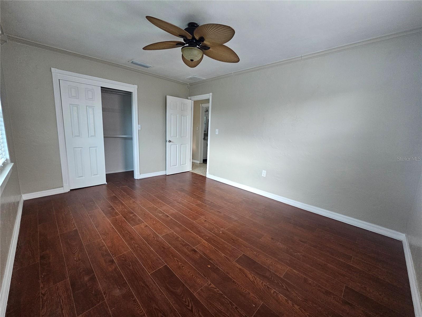 Image 7 of 24 For 4943 Lake Charles Drive N